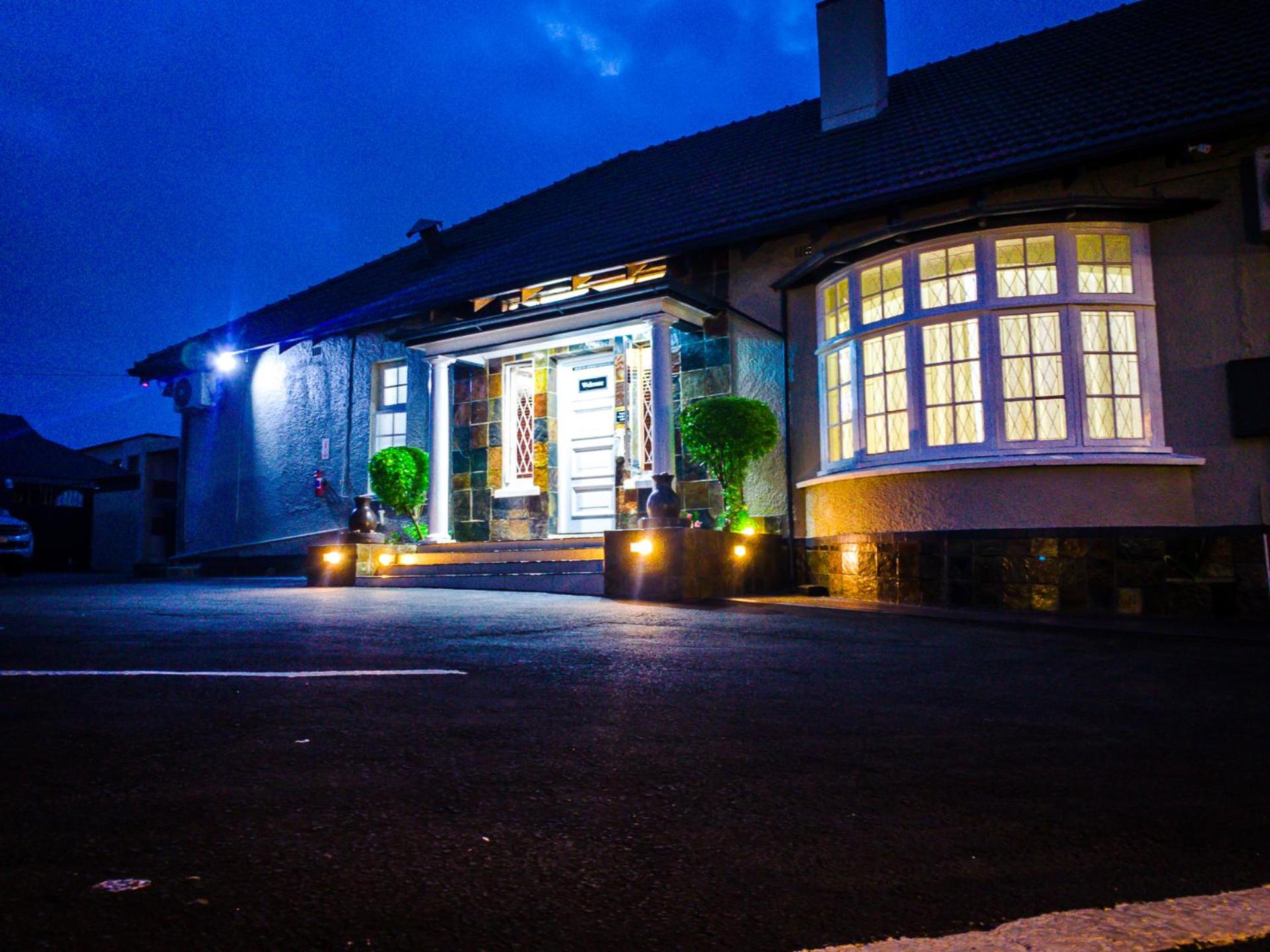 New England Guest House by Ilawu