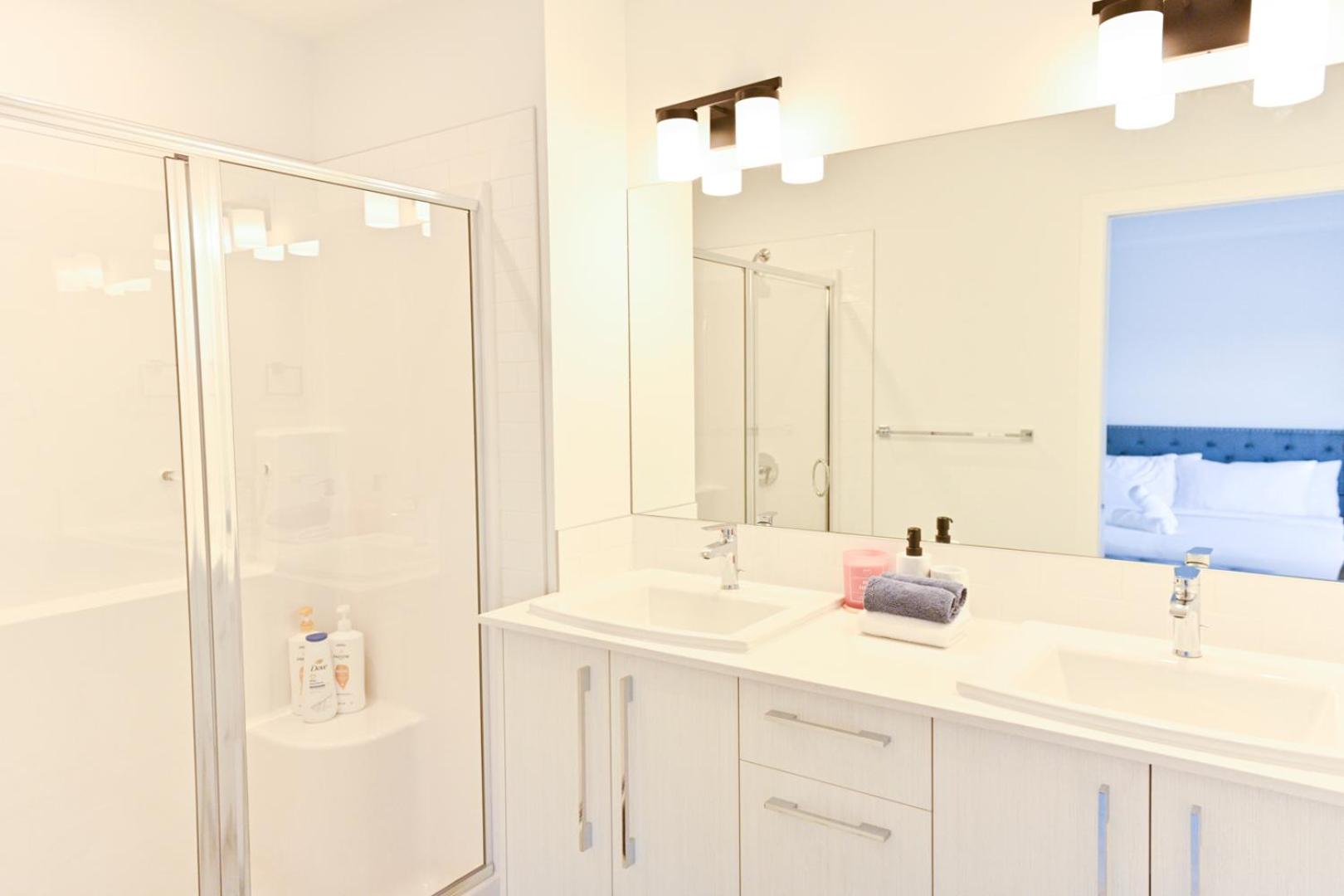 Luxury 3 Bdrm 3 Bath townhome in Chestermere