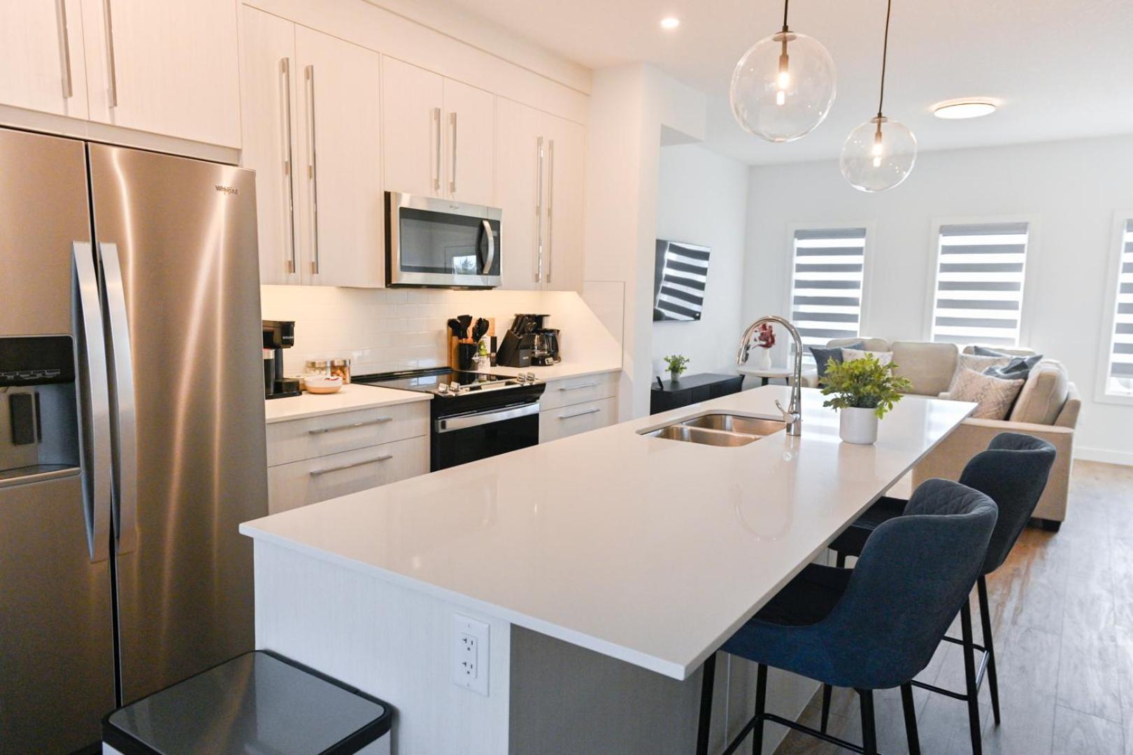 Luxury 3 Bdrm 3 Bath townhome in Chestermere