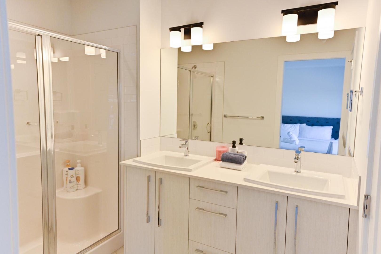Luxury 3 Bdrm 3 Bath townhome in Chestermere