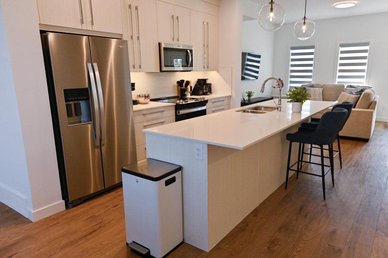 Luxury 3 Bdrm 3 Bath townhome in Chestermere