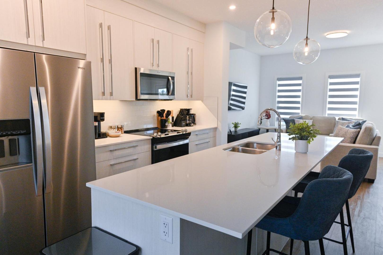 Luxury 3 Bdrm 3 Bath townhome in Chestermere