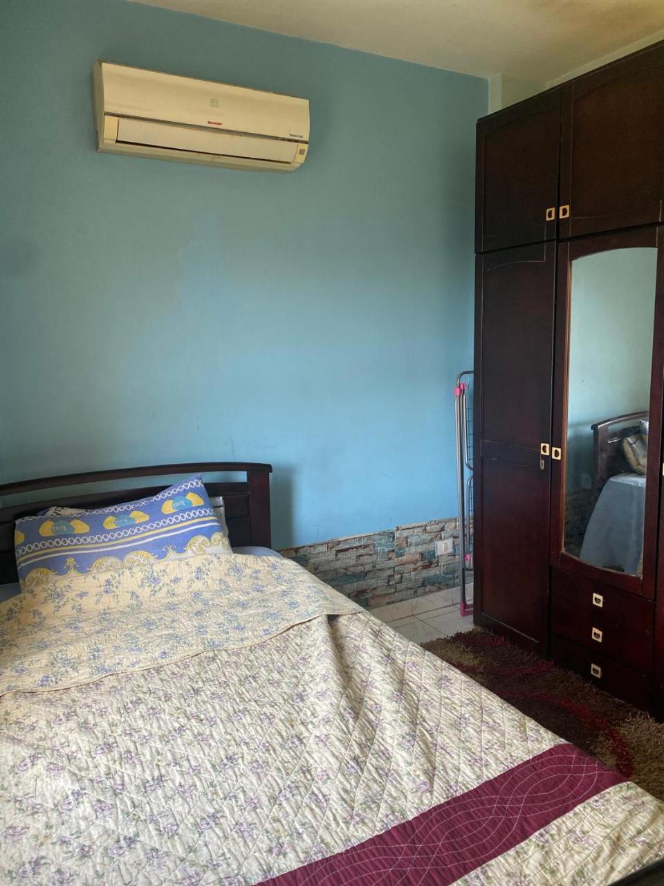 Females only Private bedroom stay with me Rehab city