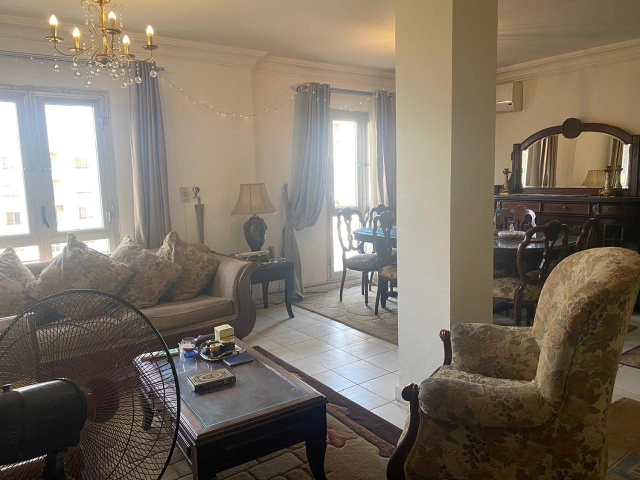 Females only Private bedroom stay with me Rehab city