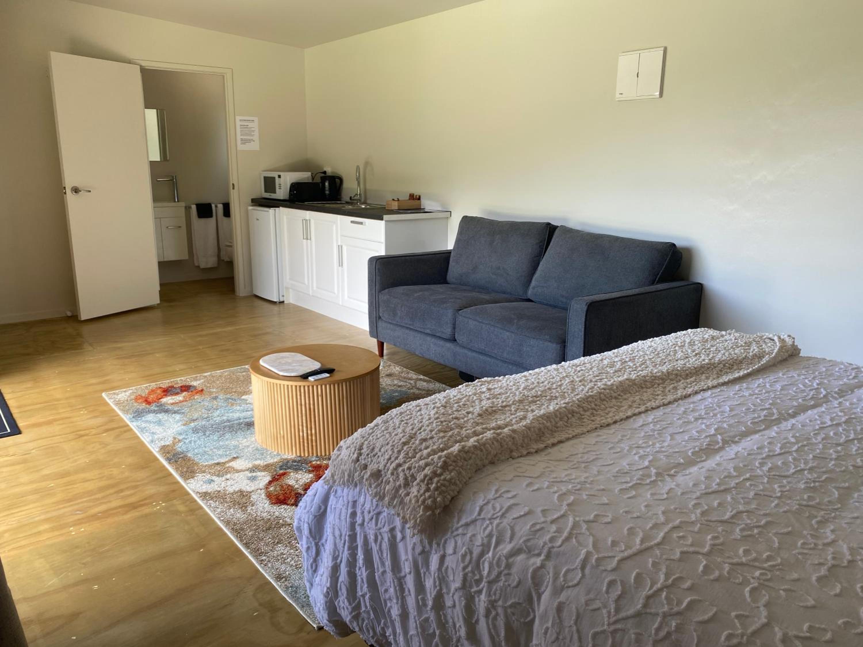 Highlander Farmstay - Cabins view 5