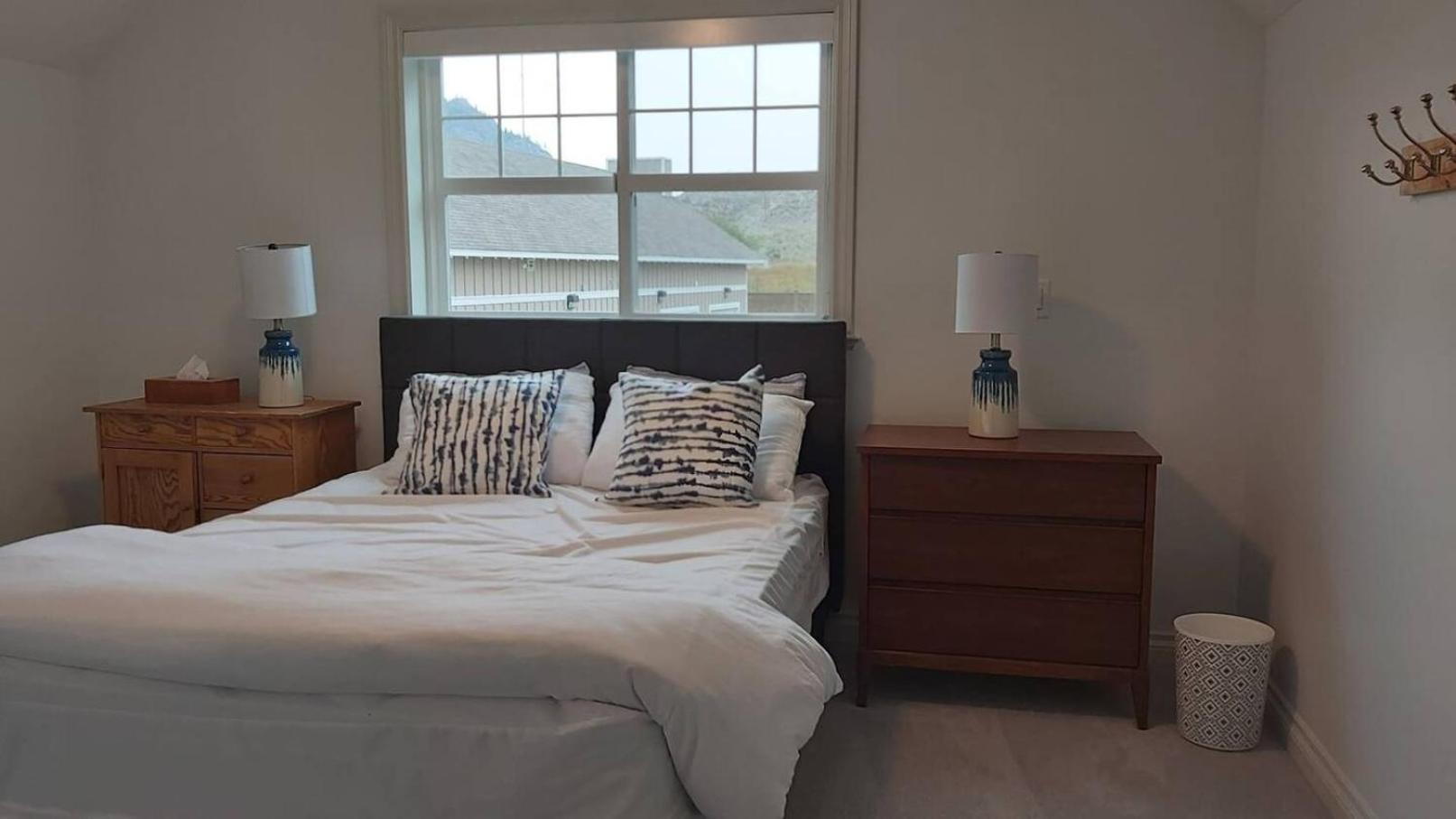 4 Bedroom House Walking Distance To Pools