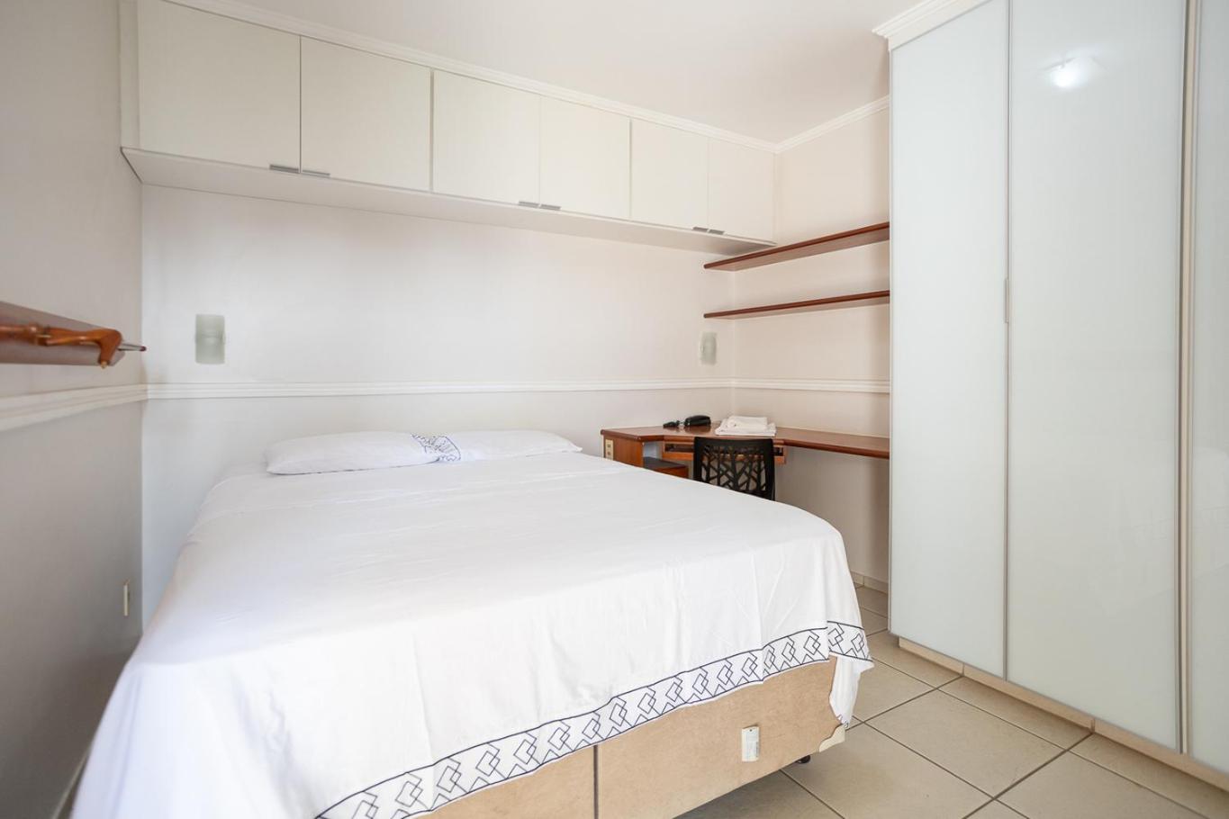 Apart hotel com Wi Fi bem localizado com piscina