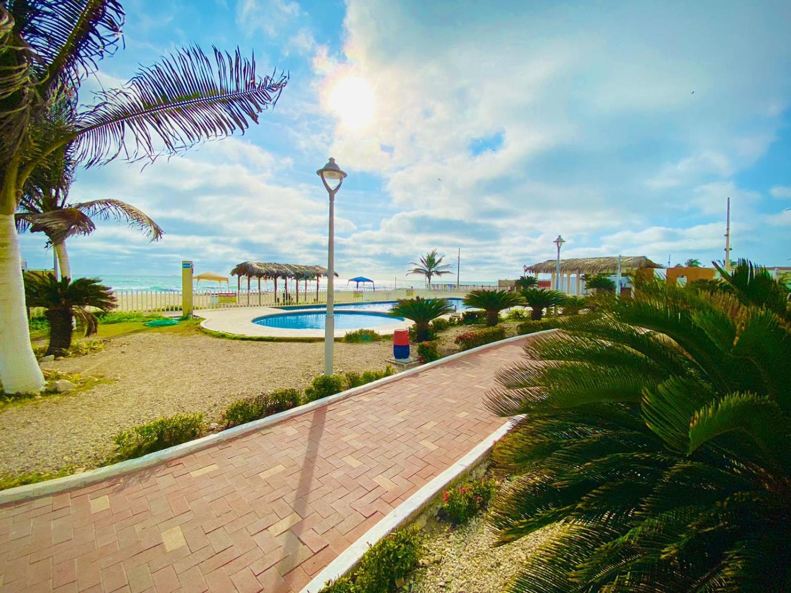 CASA DE PLAYA salida al Mar