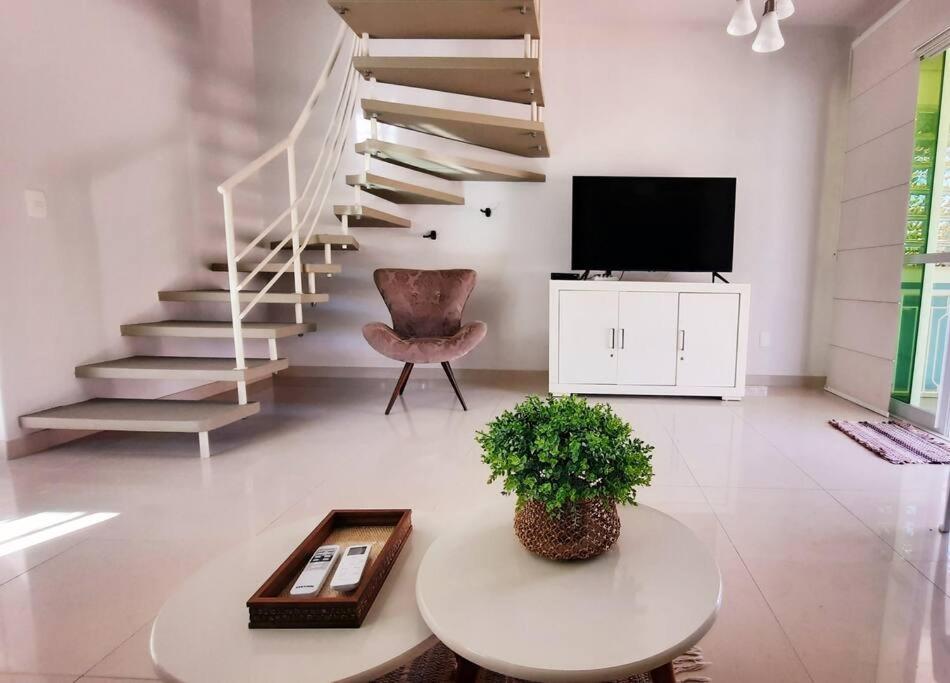 Duplex beira-mar com piscina