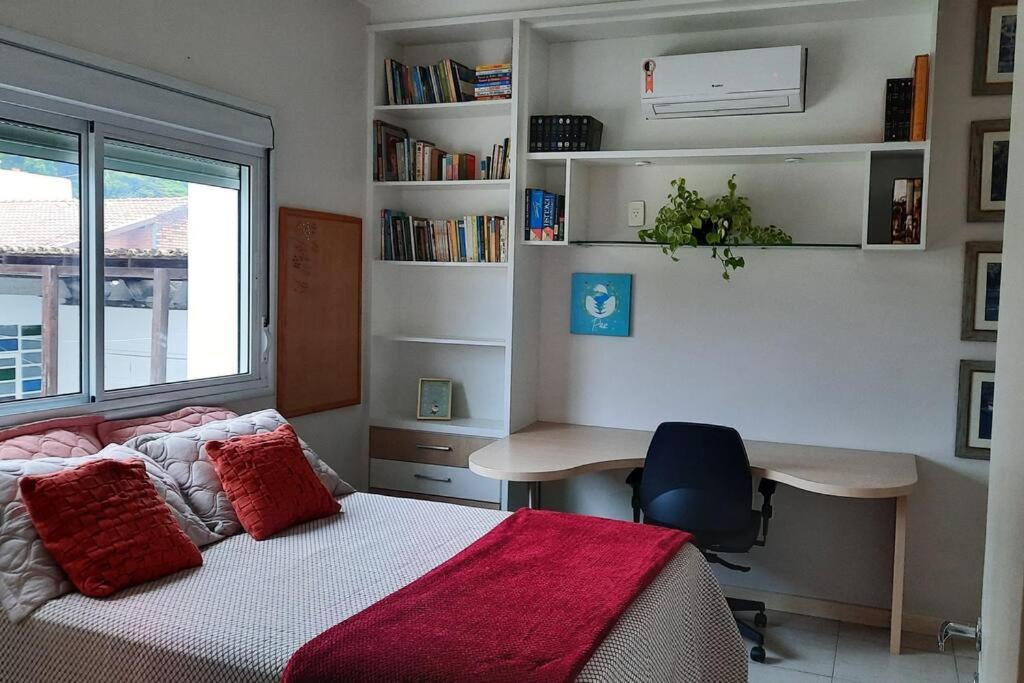 Duplex beira-mar com piscina