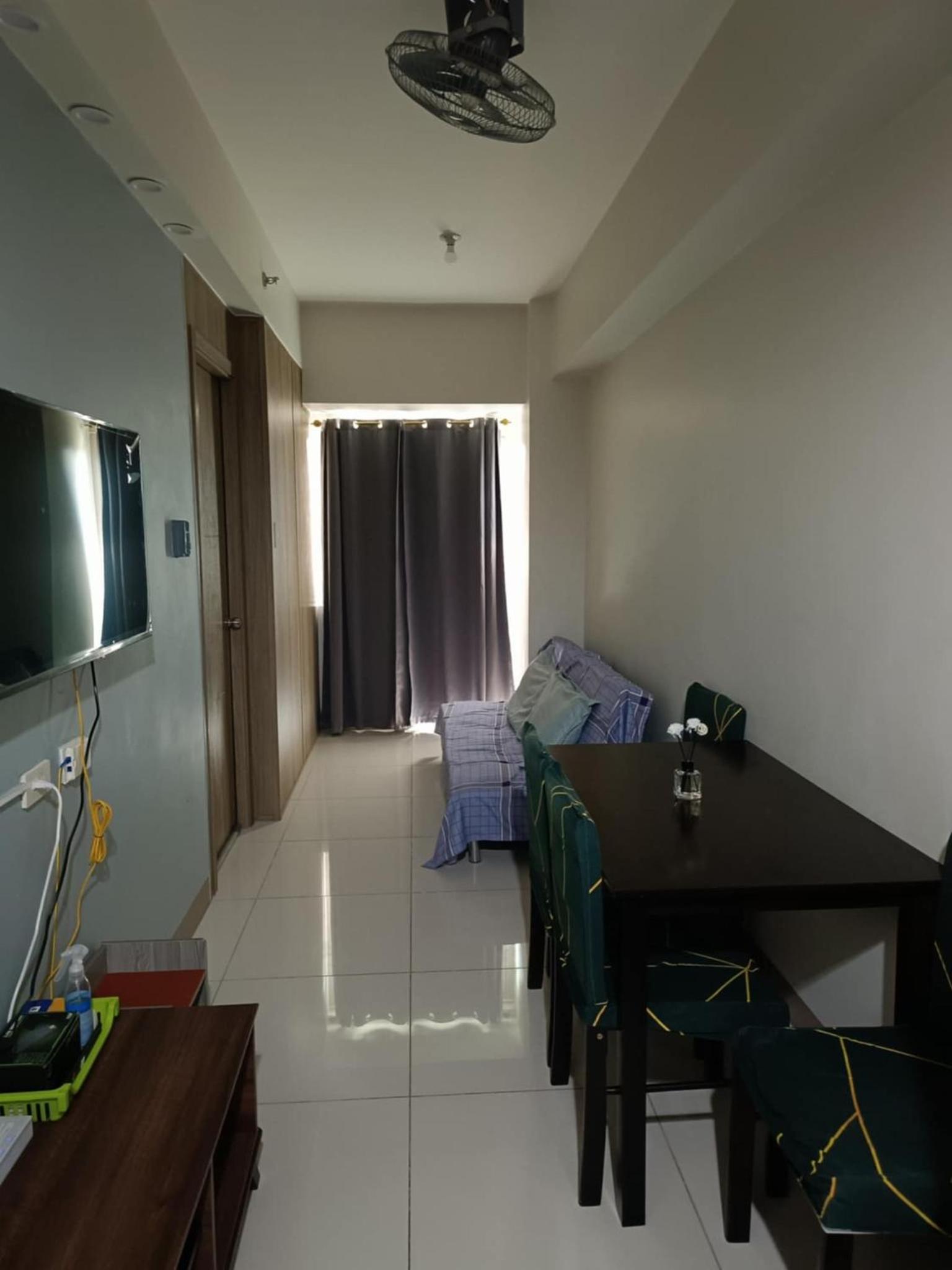 Coast Residences-Ronnzel staycation