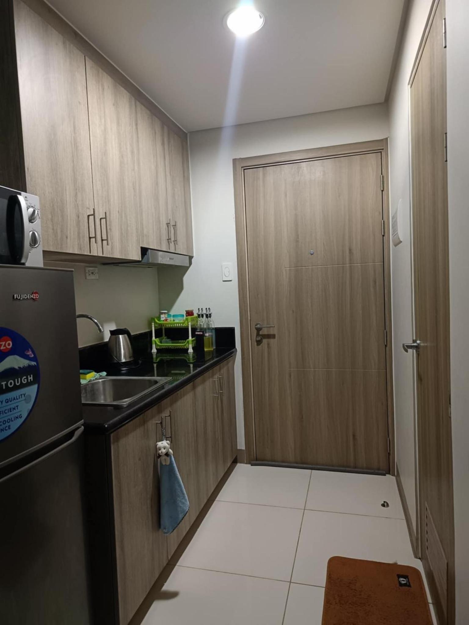 Coast Residences-Ronnzel staycation