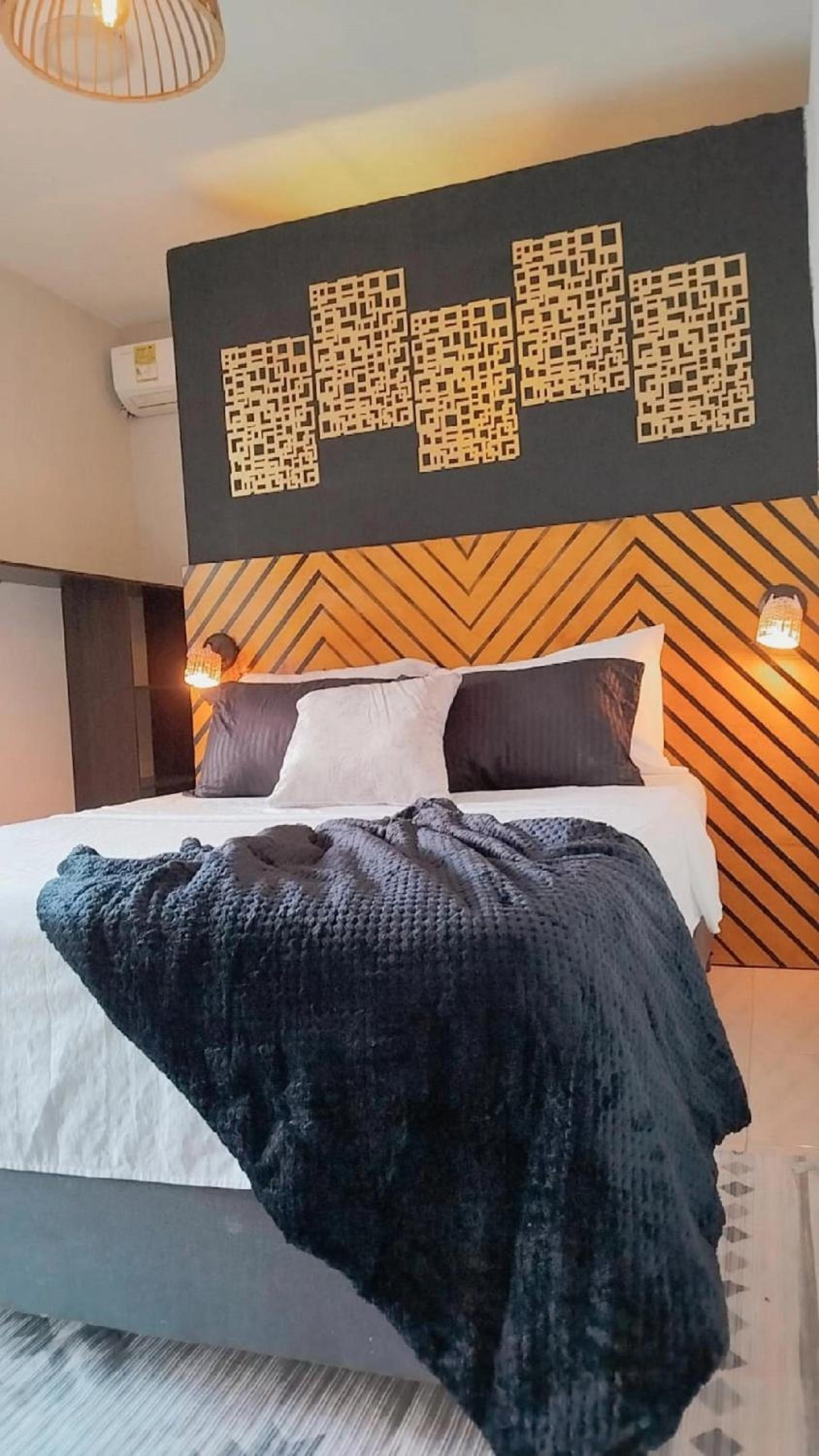 Hb4 Double Room with Private Bathroom and Balcony