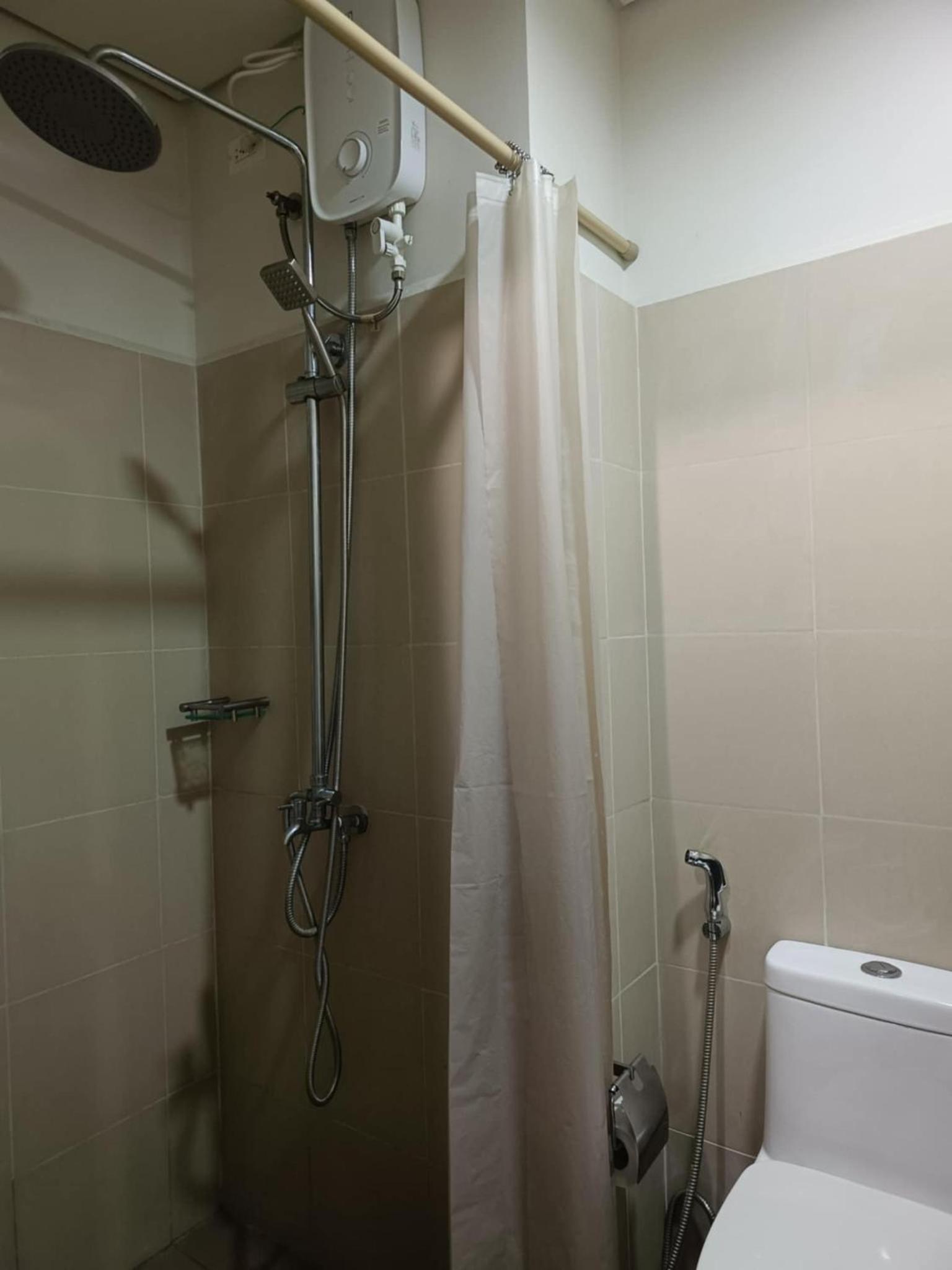 Coast Residences-Ronnzel staycation