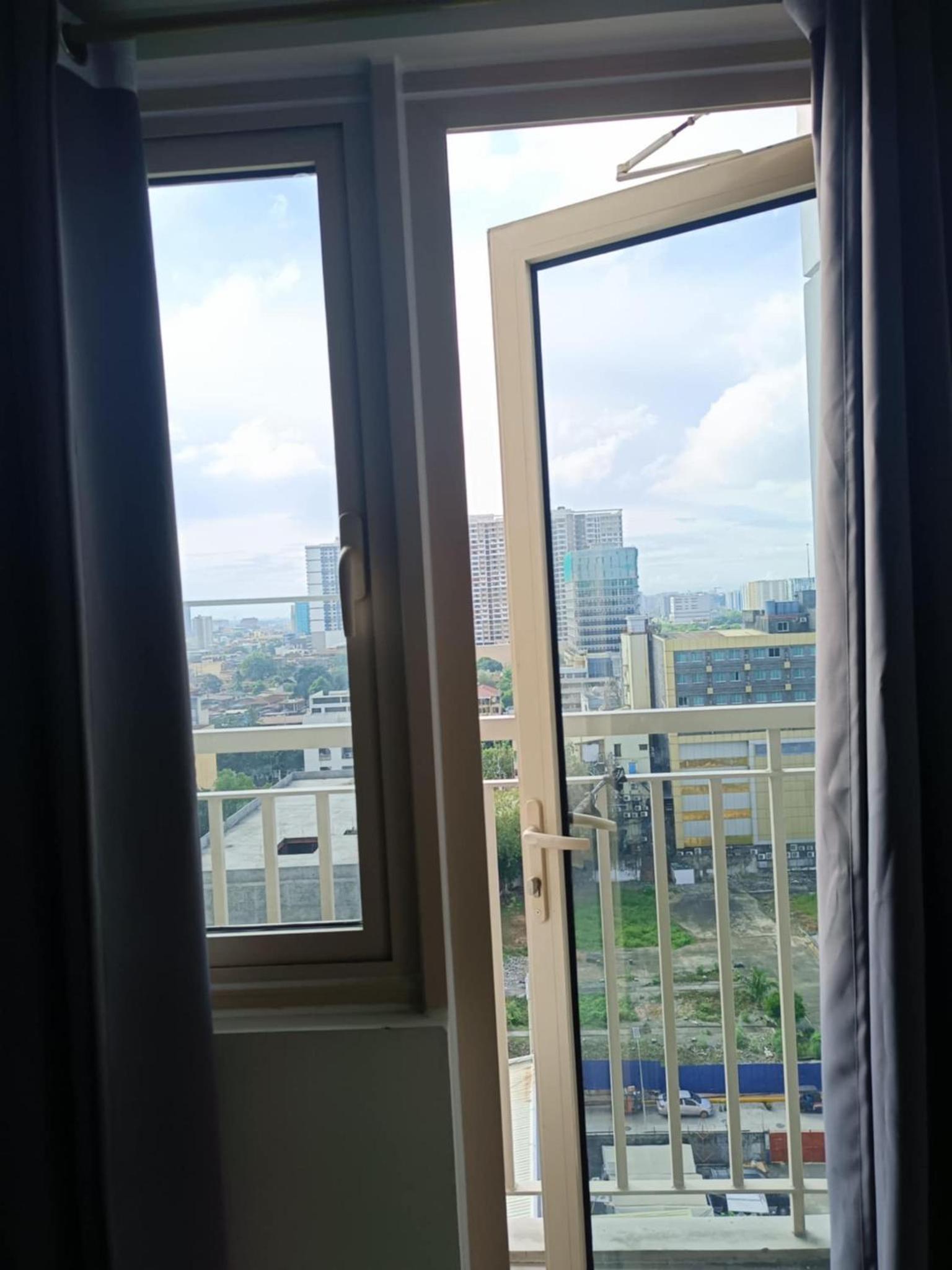 Coast Residences-Ronnzel staycation