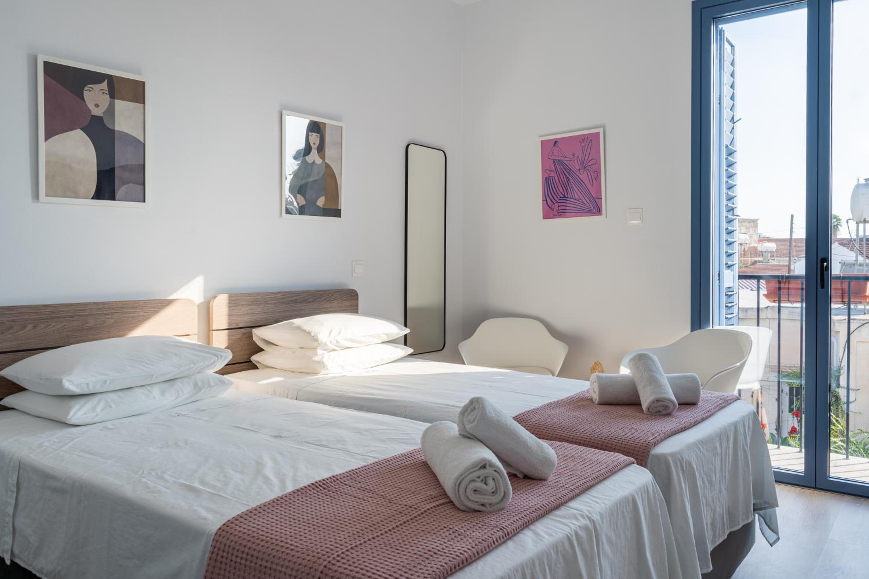 Le Voyageur By the Sea - Furnished Rooms