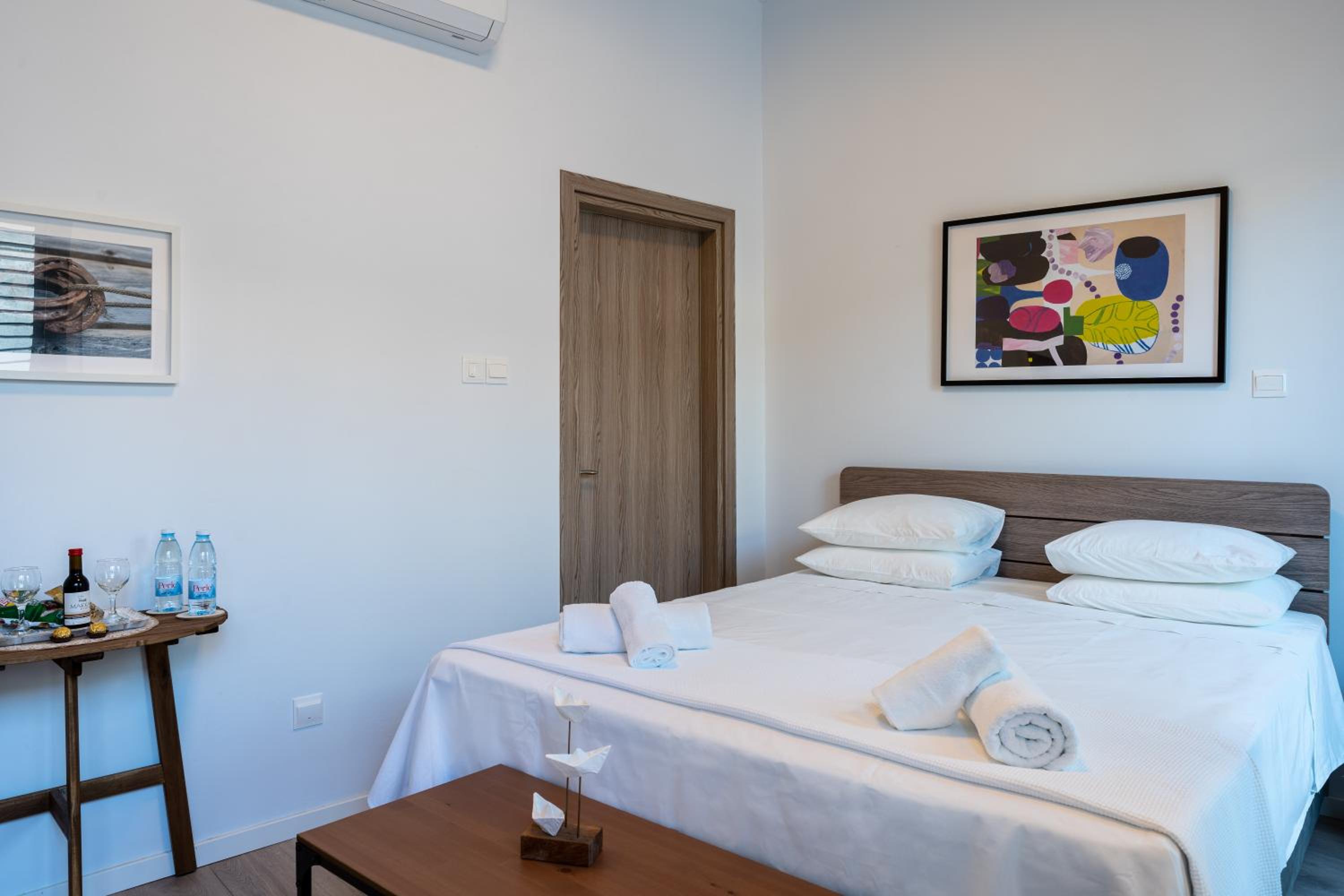 Le Voyageur By the Sea - Furnished Rooms