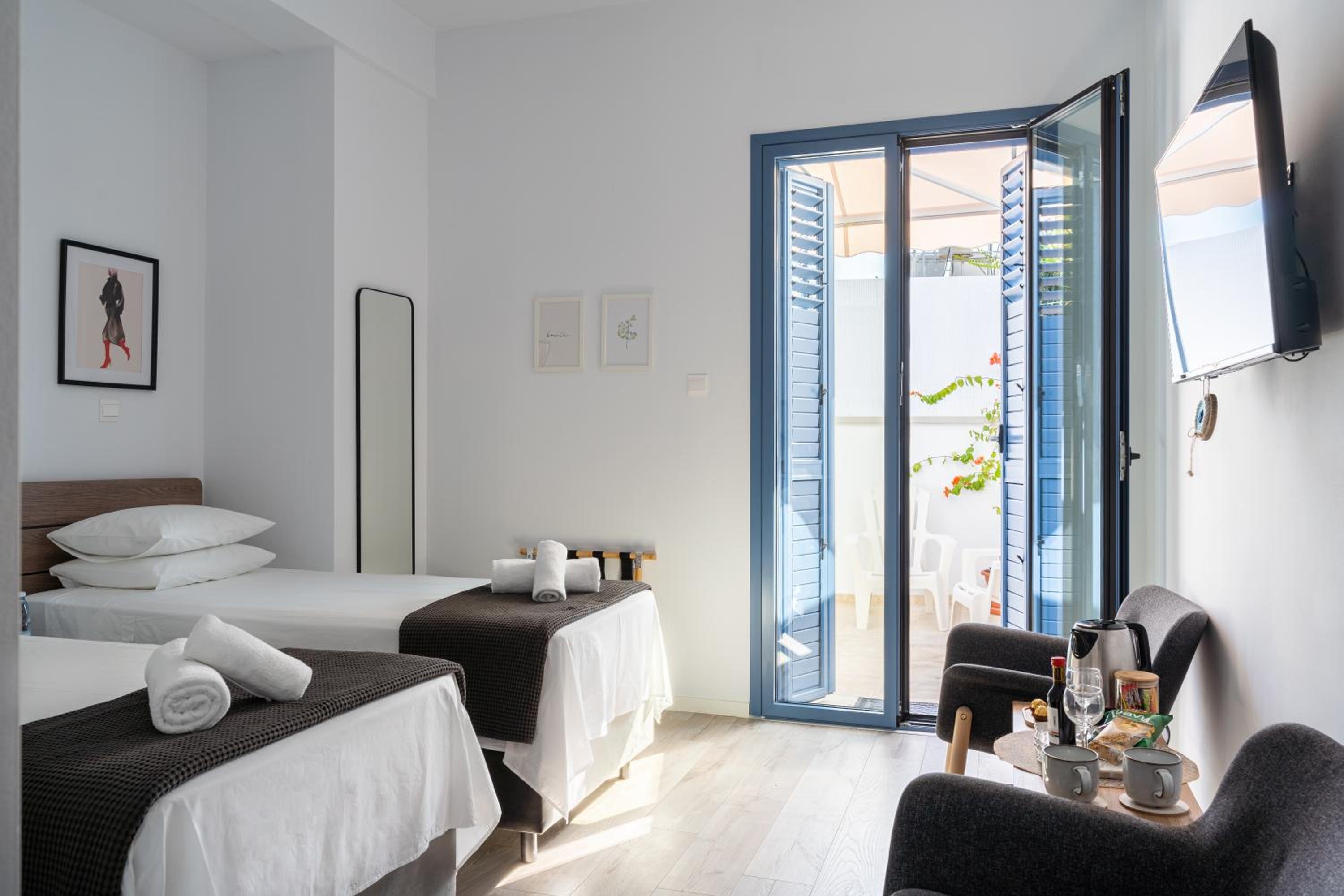 Le Voyageur By the Sea - Furnished Rooms