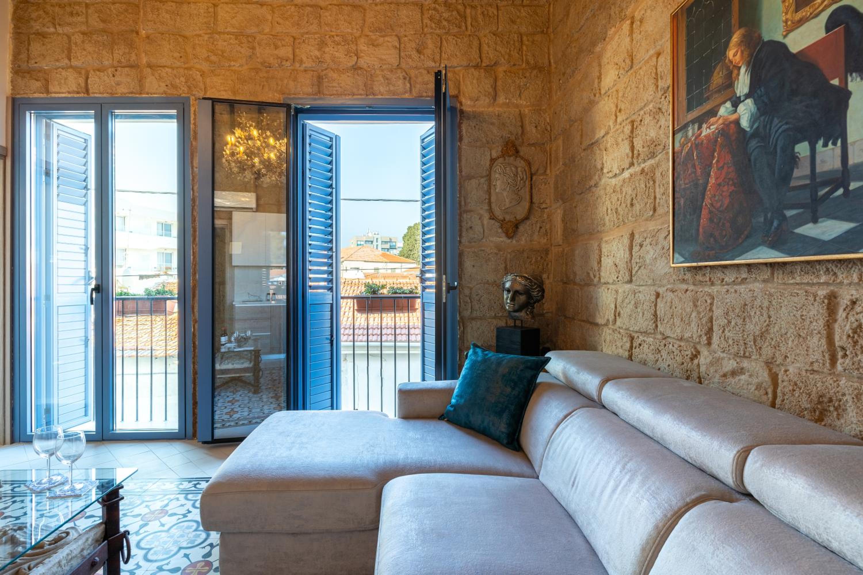 Le Voyageur By the Sea - Furnished Rooms