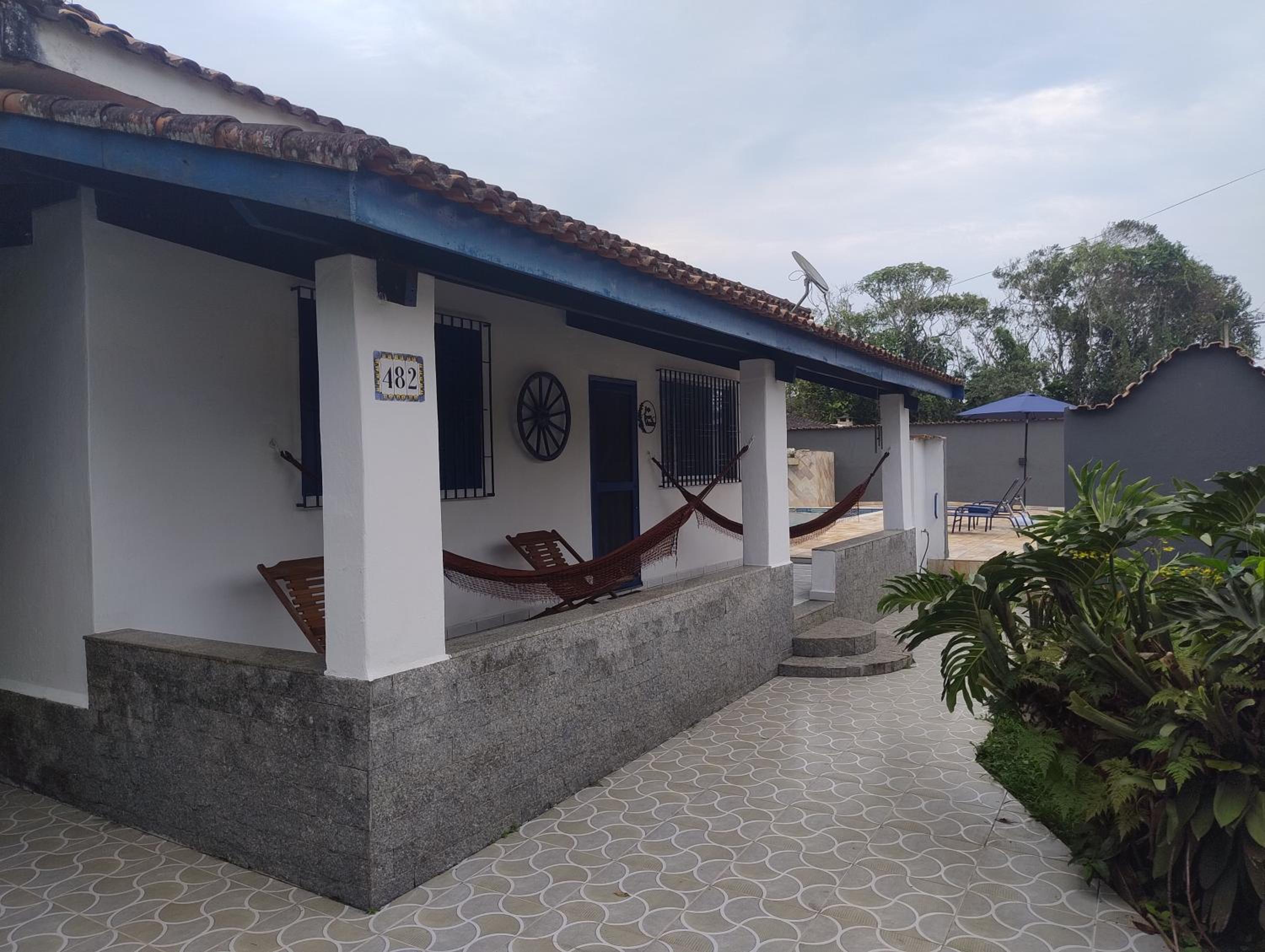Casa com Quadra de Areia para 21 pessoas em Boracéia São Seba