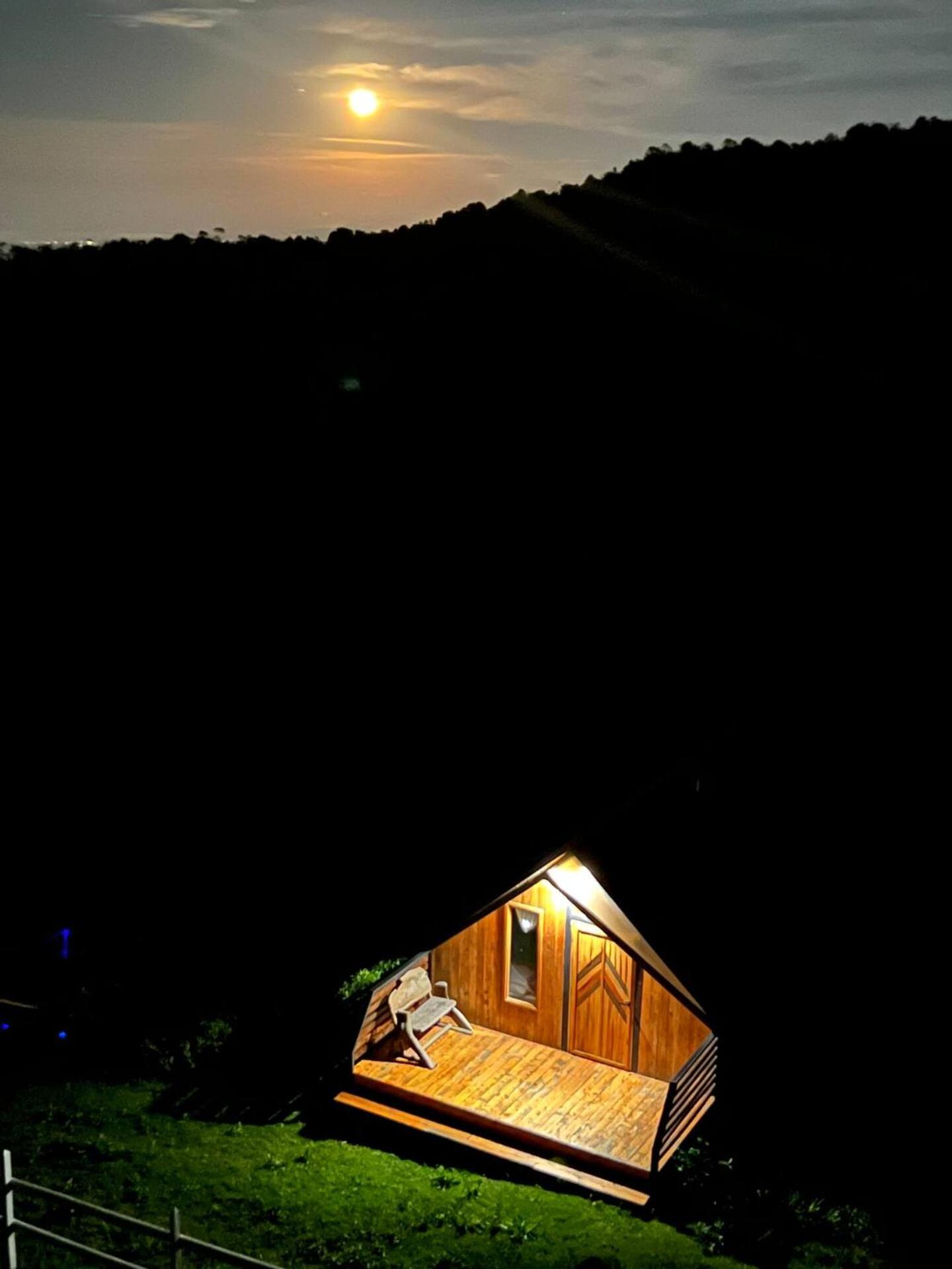Cabin in the Forrest by the park of Santa Elena