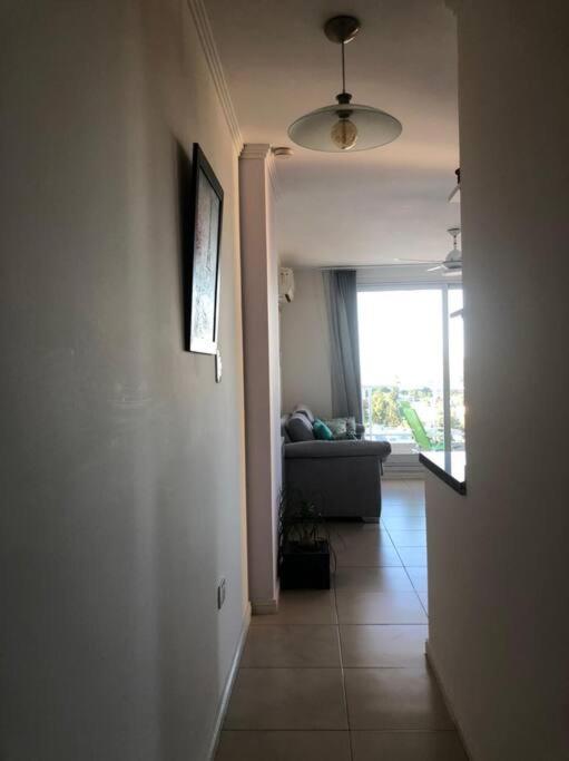 Depto de lujo con cochera y piscina sobre Bv Gálvez