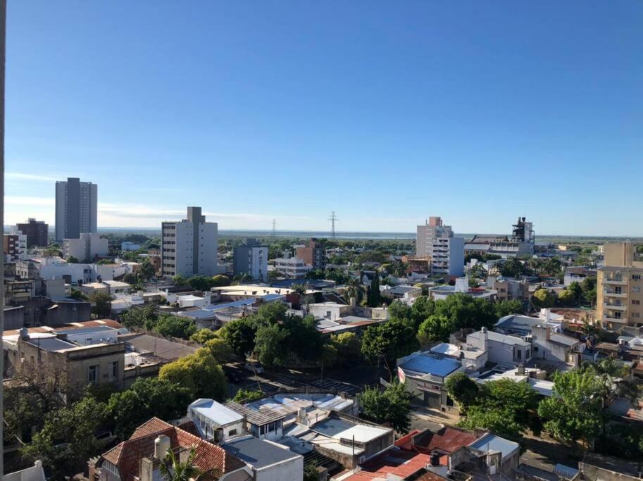Depto de lujo con cochera y piscina sobre Bv Gálvez