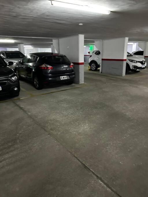 Depto de lujo con cochera y piscina sobre Bv Gálvez