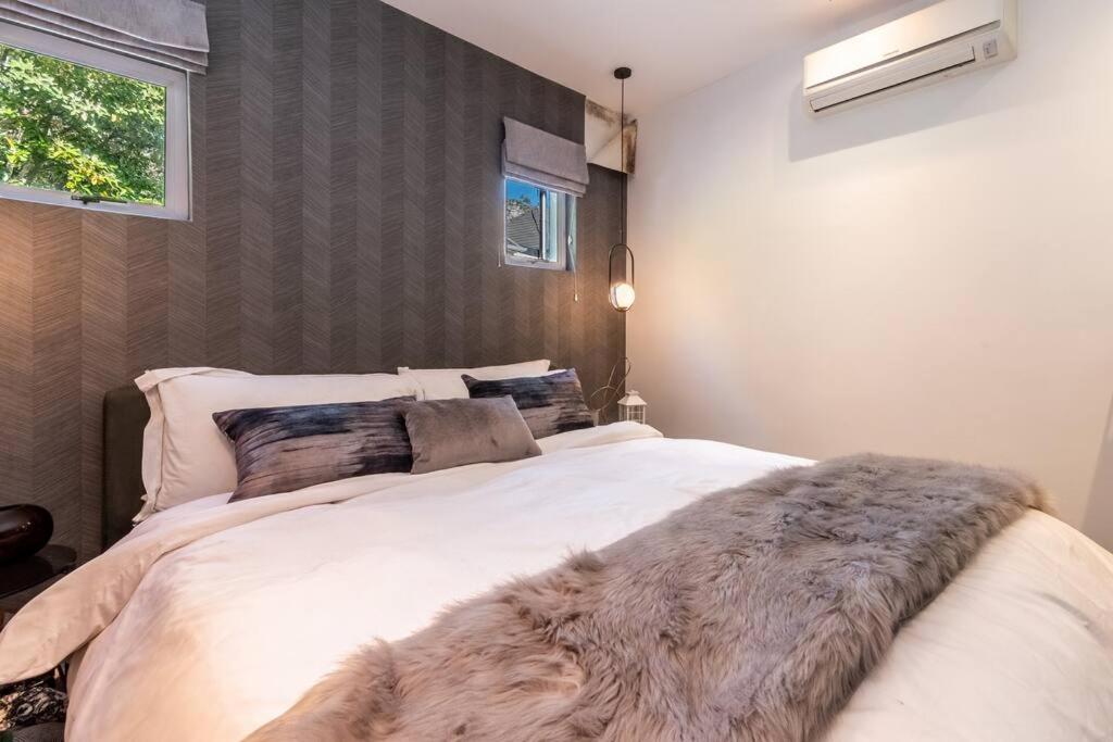 Camps Bay Beach House, 2min walk to beach