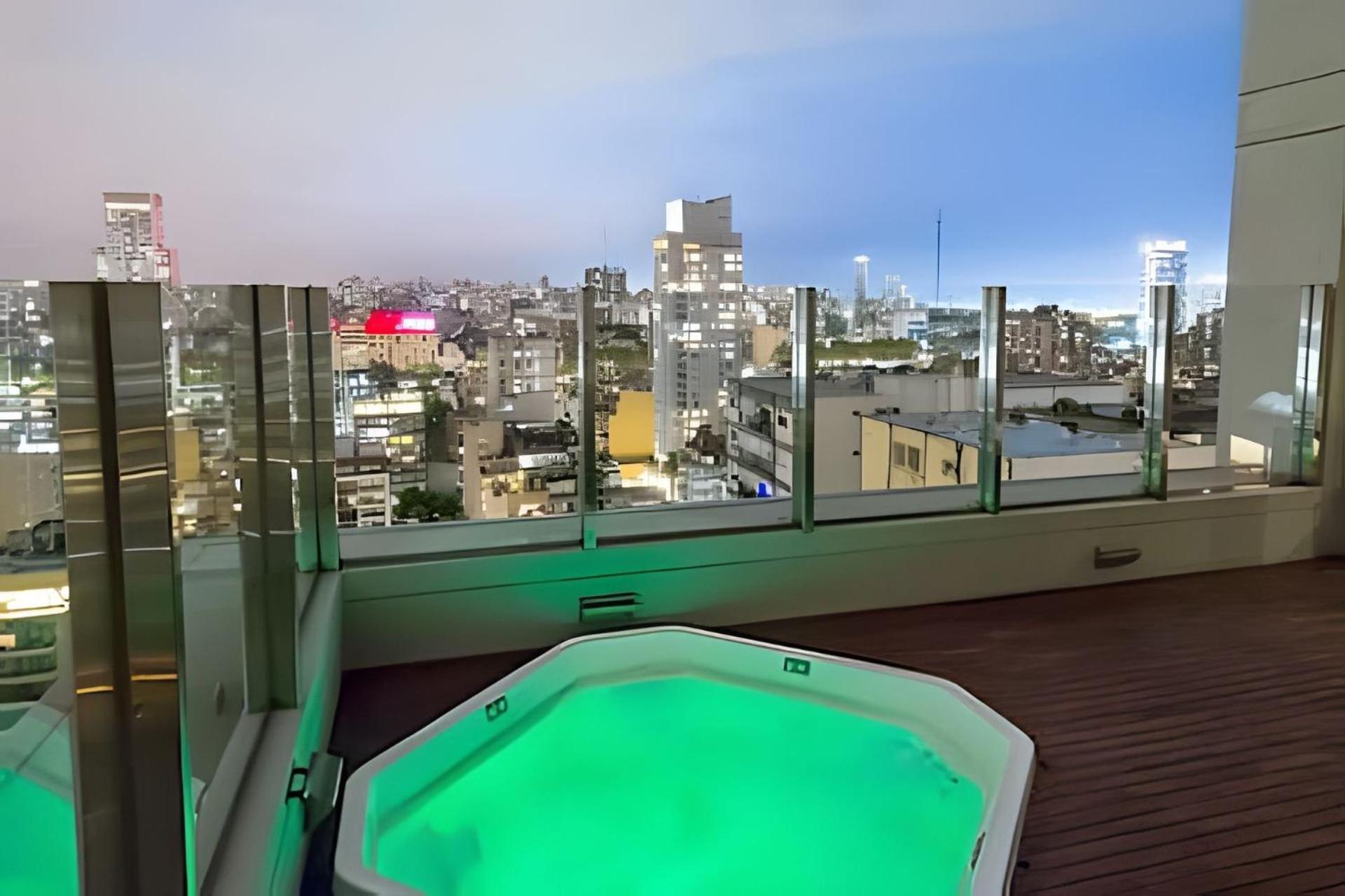 Luxury Building in Heart of Palermo Soho 2 Pools, Sauna, Gym and Business Center