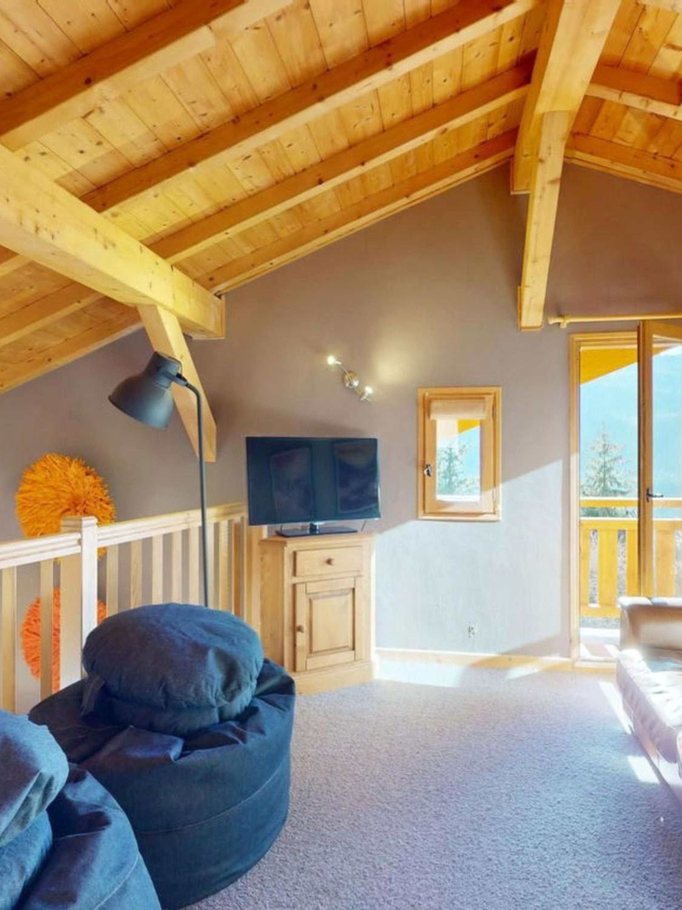 Mountain View, great location Chalet Joli