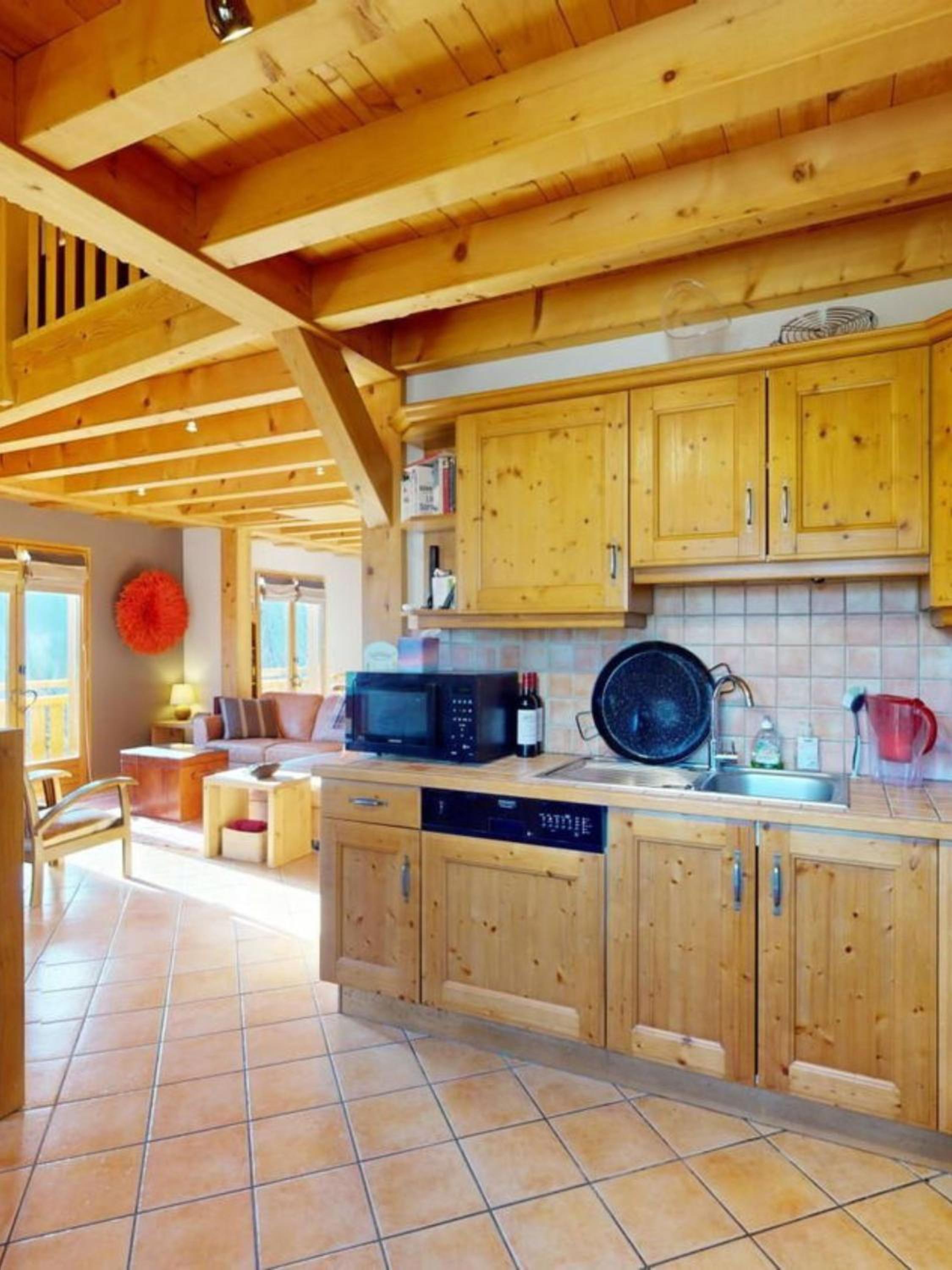 Mountain View, great location Chalet Joli