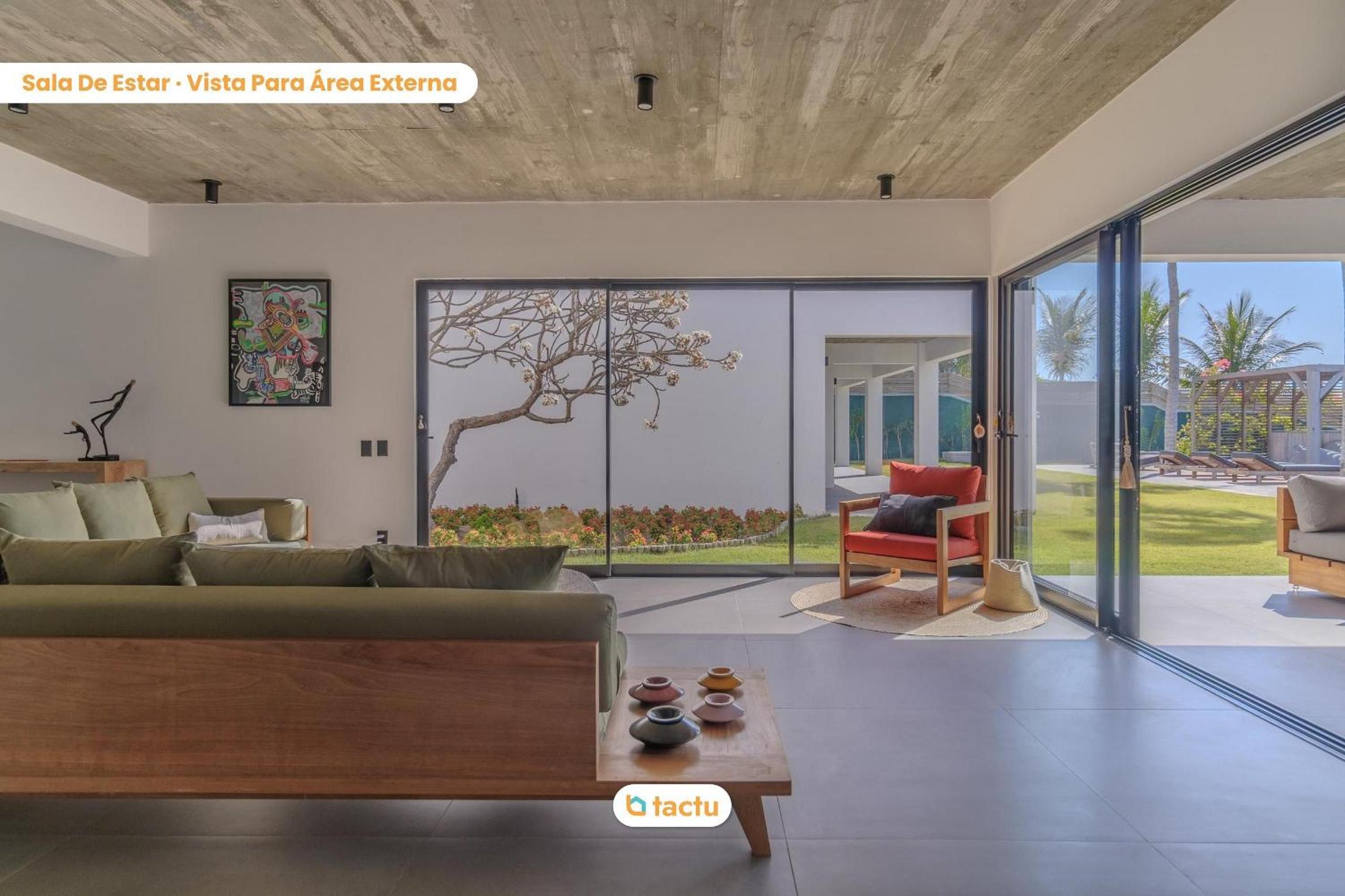 Vila Juriti: Luxury Beachfront in Fortim
