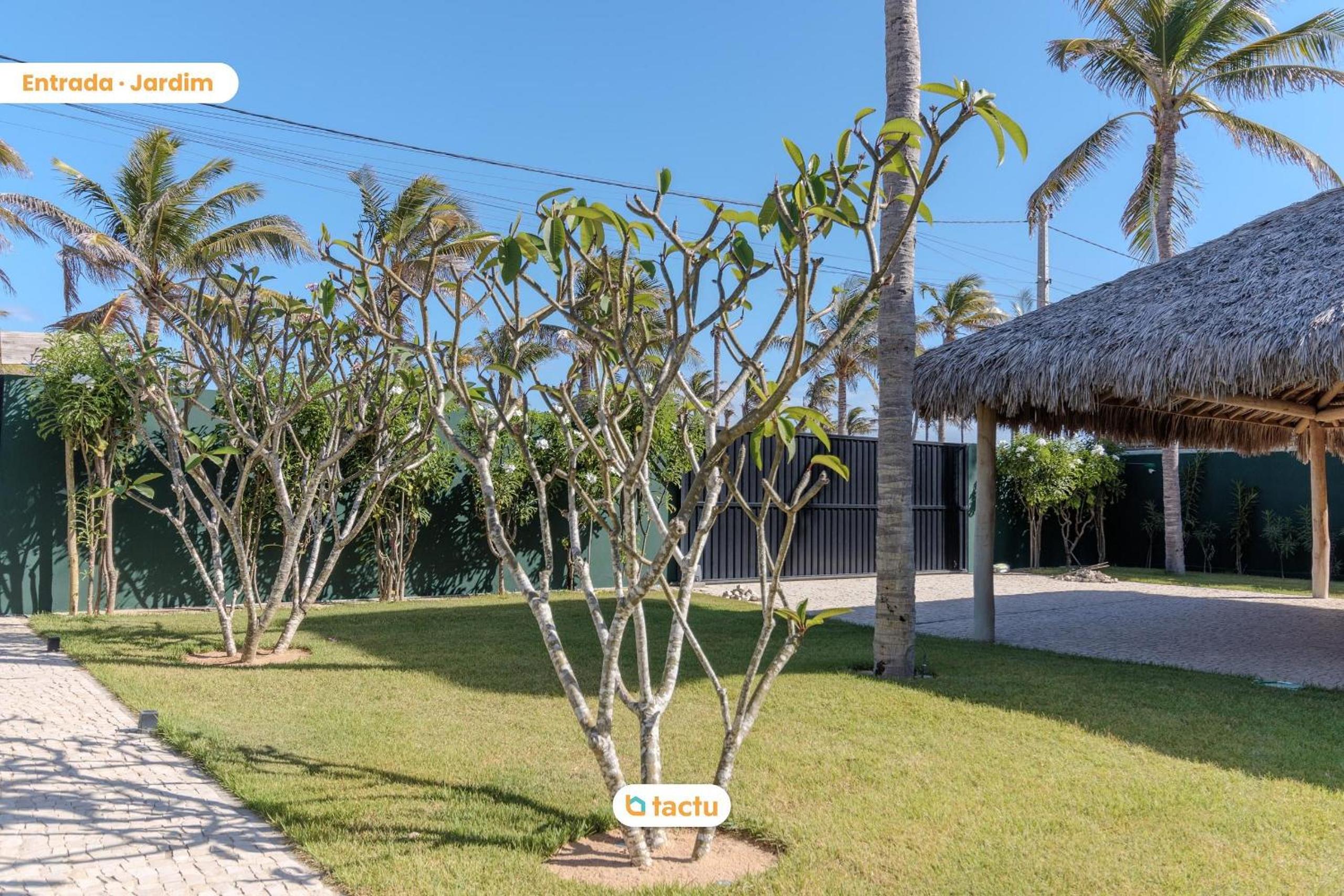 Vila Juriti: Luxury Beachfront in Fortim