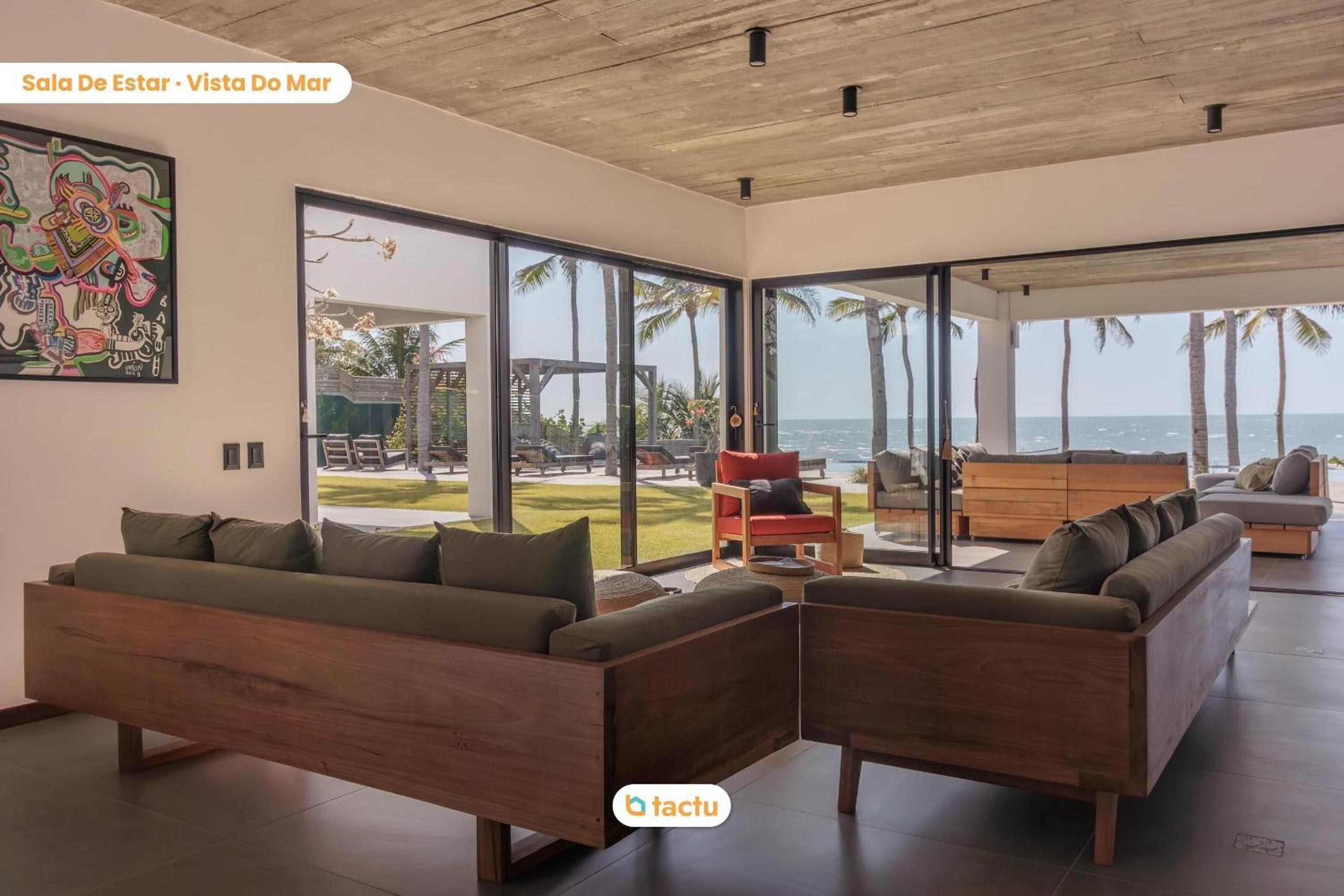Vila Juriti: Luxury Beachfront in Fortim