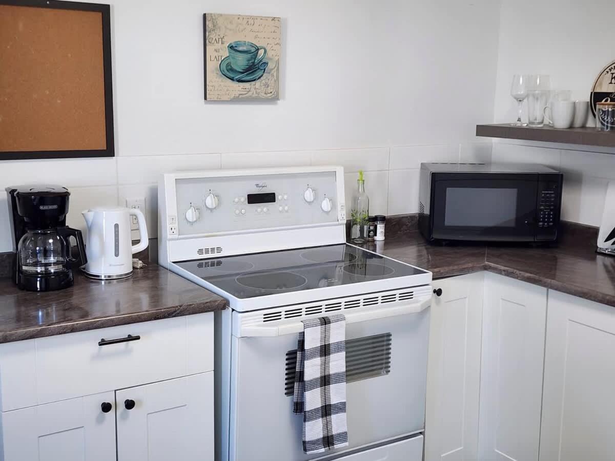 Thunder Bay Vacations - Near Airport Parking Netflix Wi-fi - Property Image 14