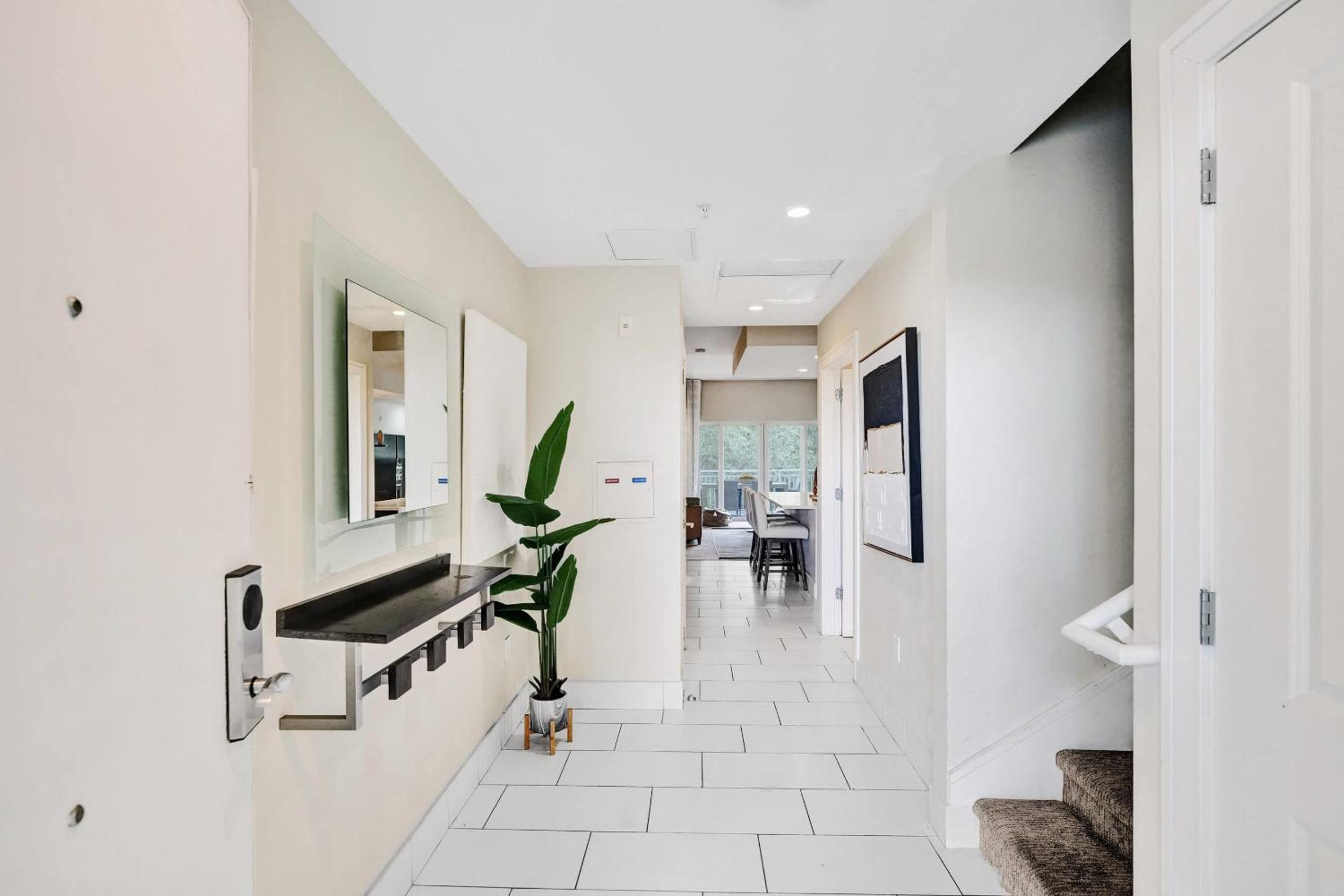 Villa Vista-2 Story w 3Bdrms & Golf View