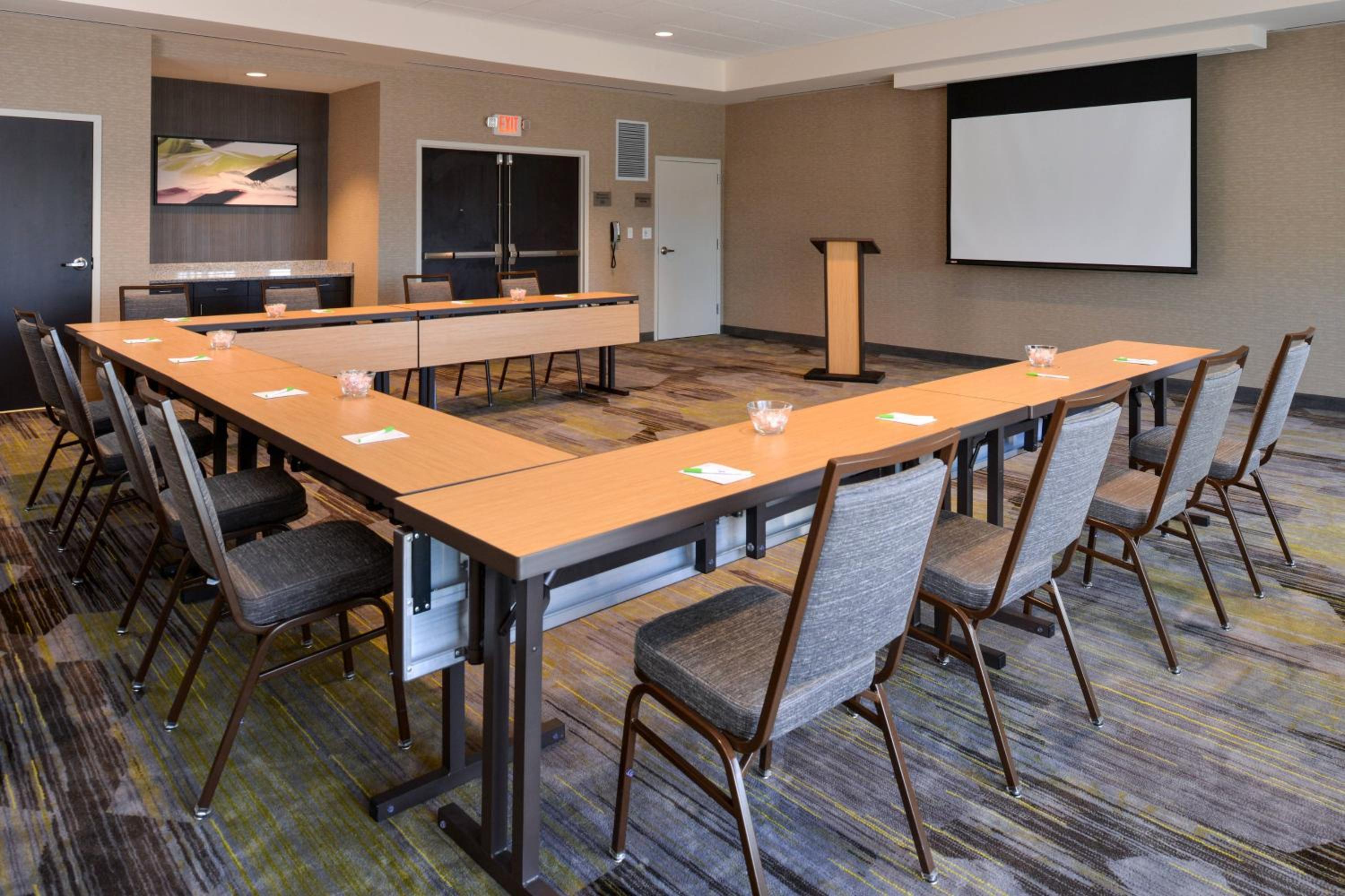 Courtyard by Marriott St. Louis St. Peters - Property Image 3