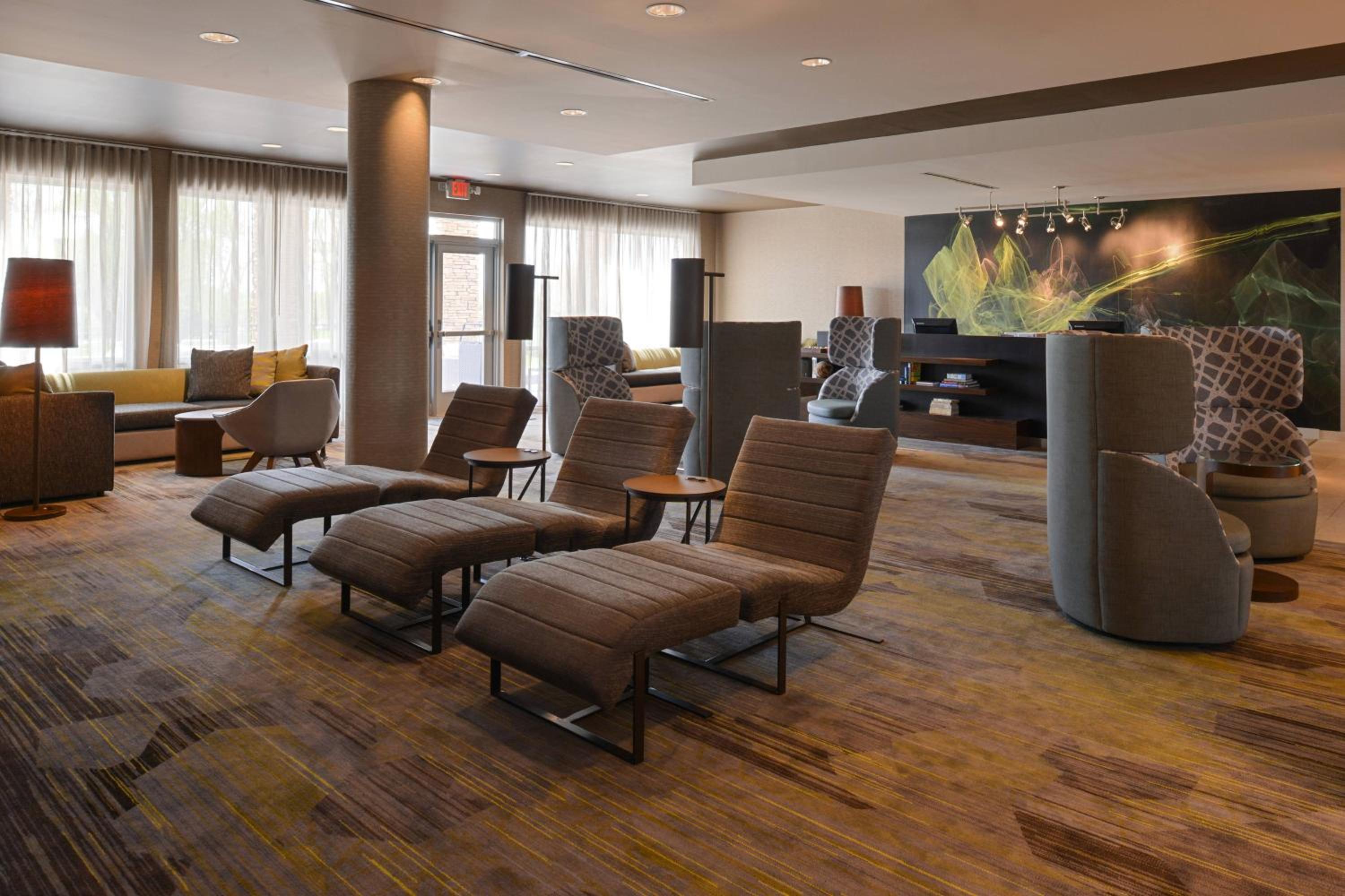 St Louis Vacations - Courtyard by Marriott St. Louis St. Peters - Property Image 4