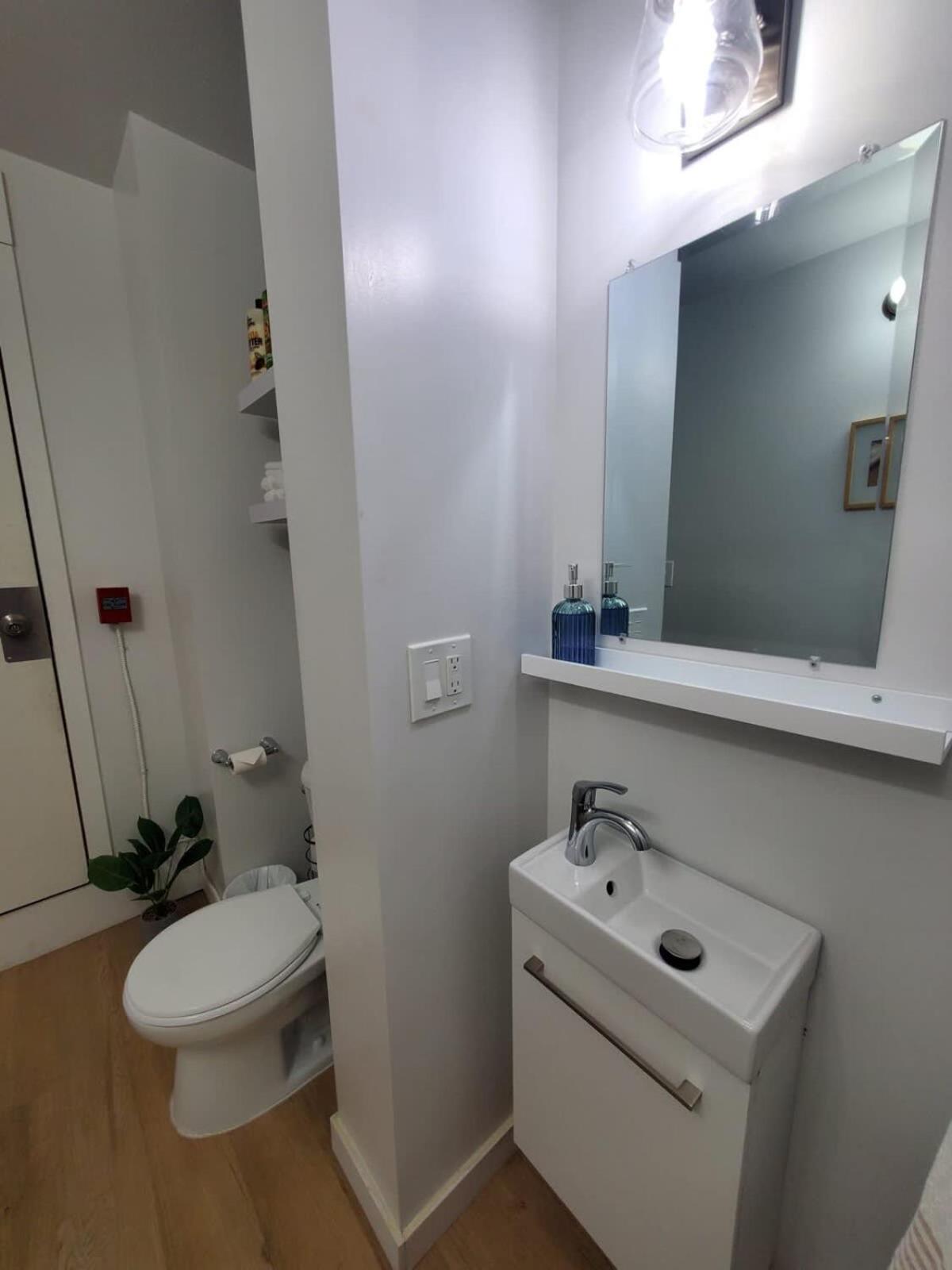 Thunder Bay Vacations - Wifi Netflix Parking Near Airport - Property Image 13