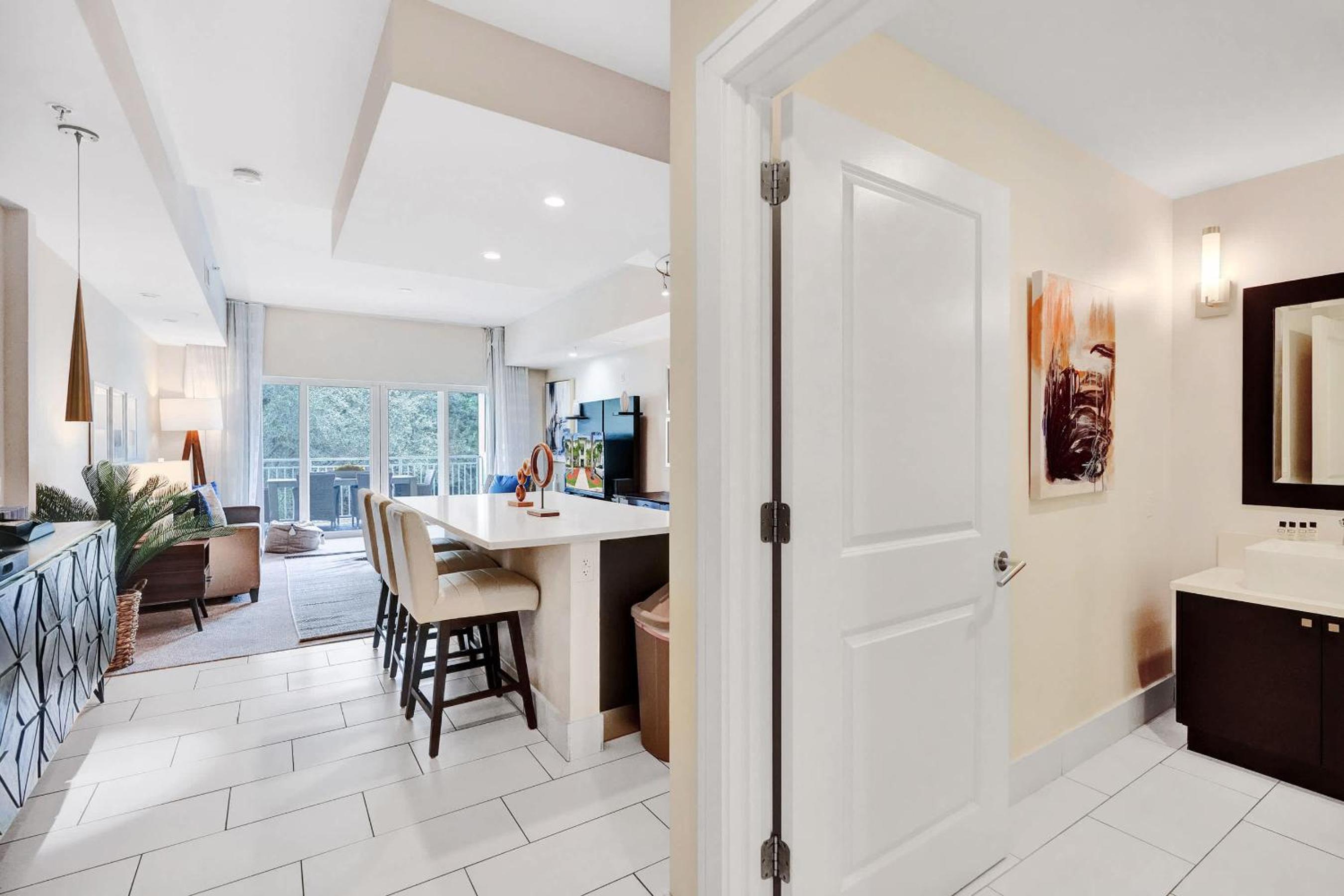 Villa Vista-2 Story w 3Bdrms & Golf View