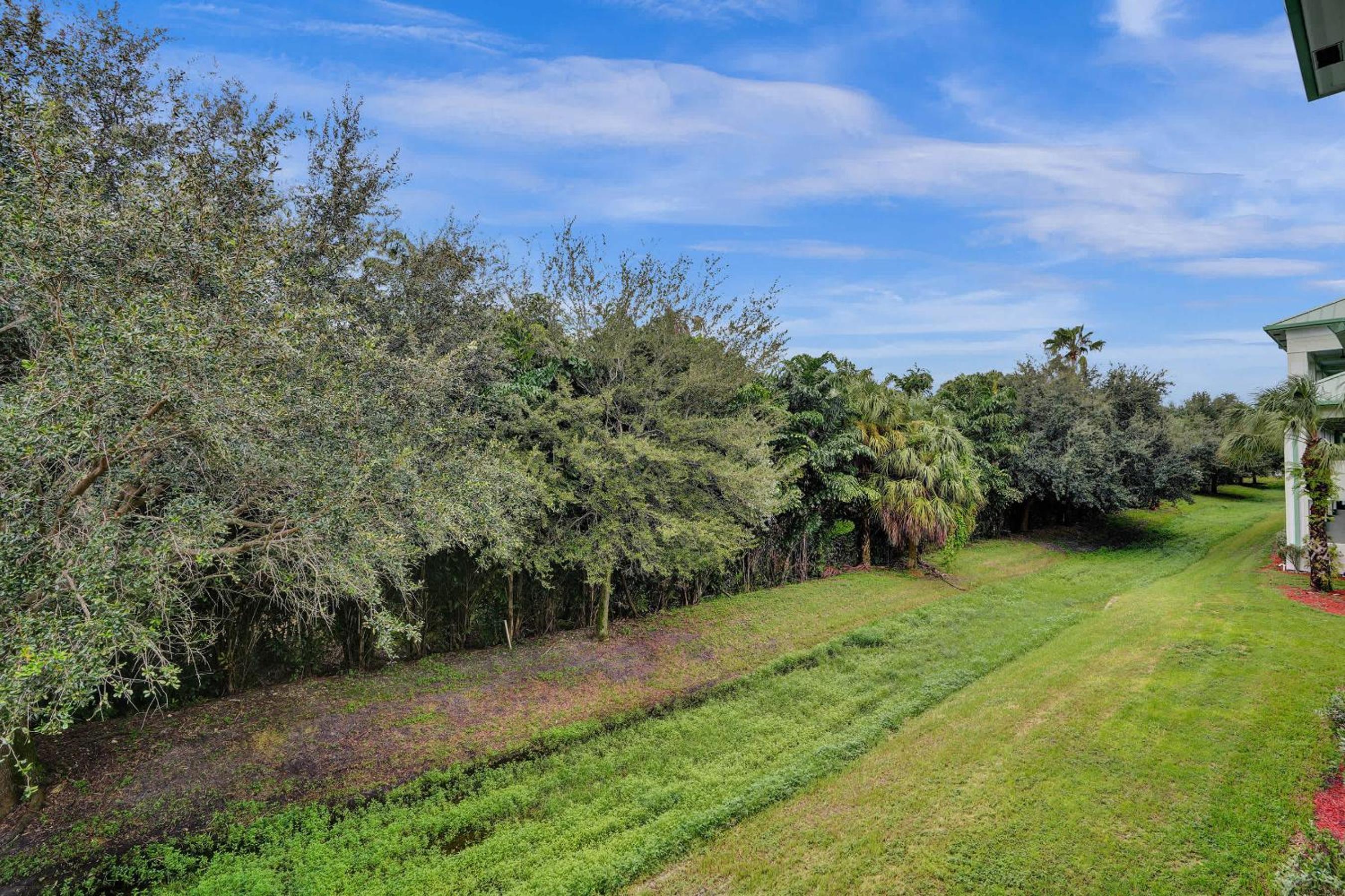 Villa Vista-2 Story w 3Bdrms & Golf View