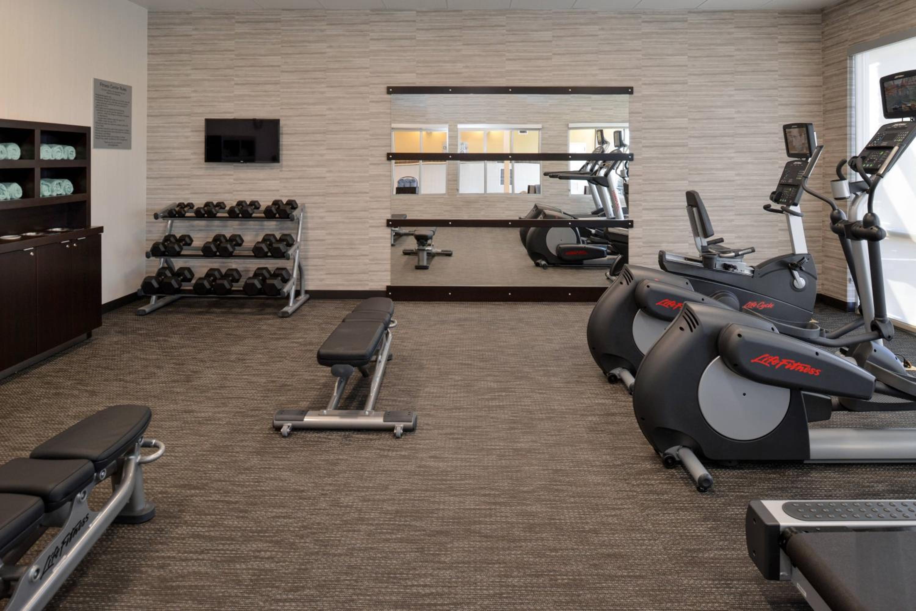 Courtyard by Marriott St. Louis St. Peters - Property Image 4