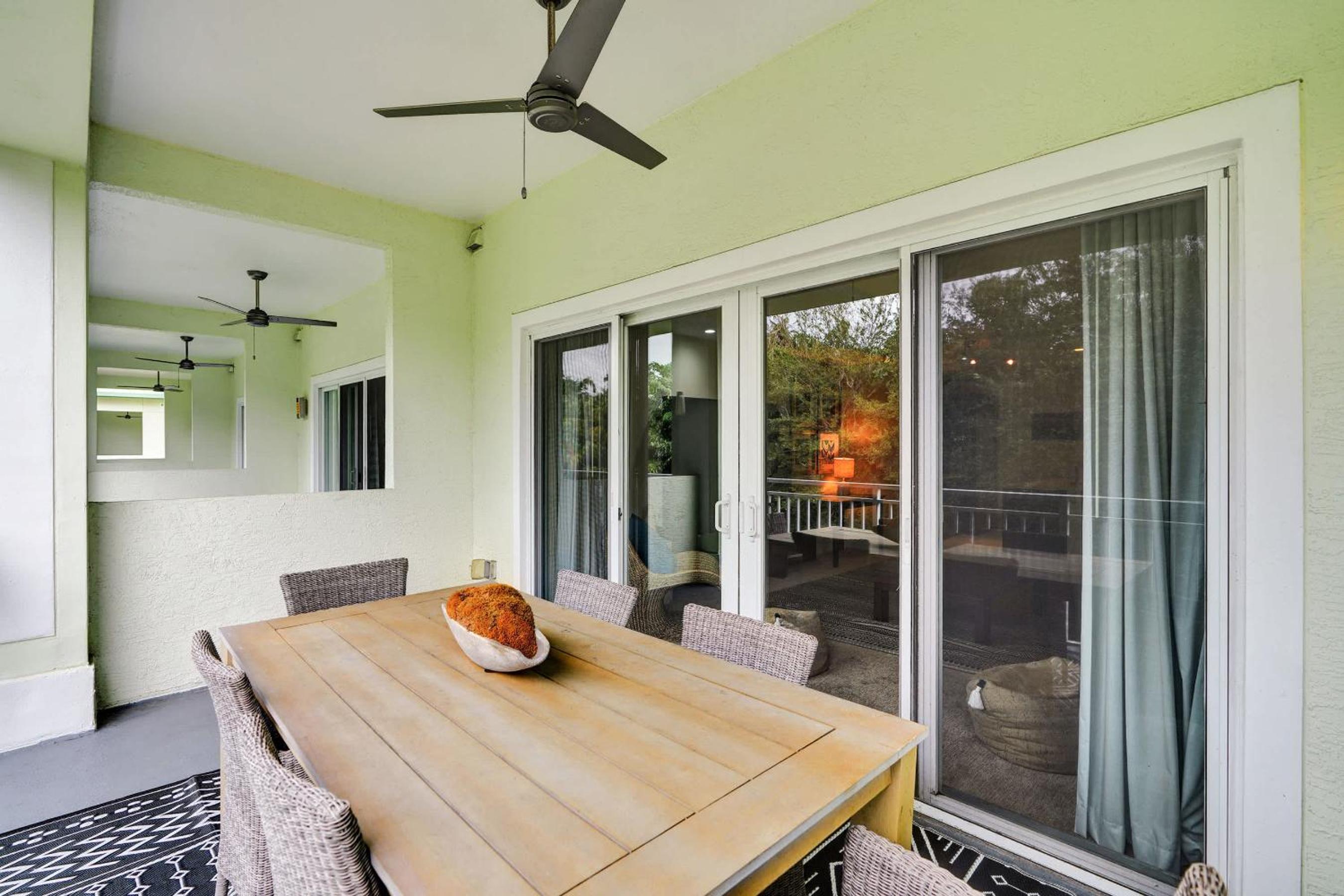 Villa Vista-2 Story w 3Bdrms & Golf View