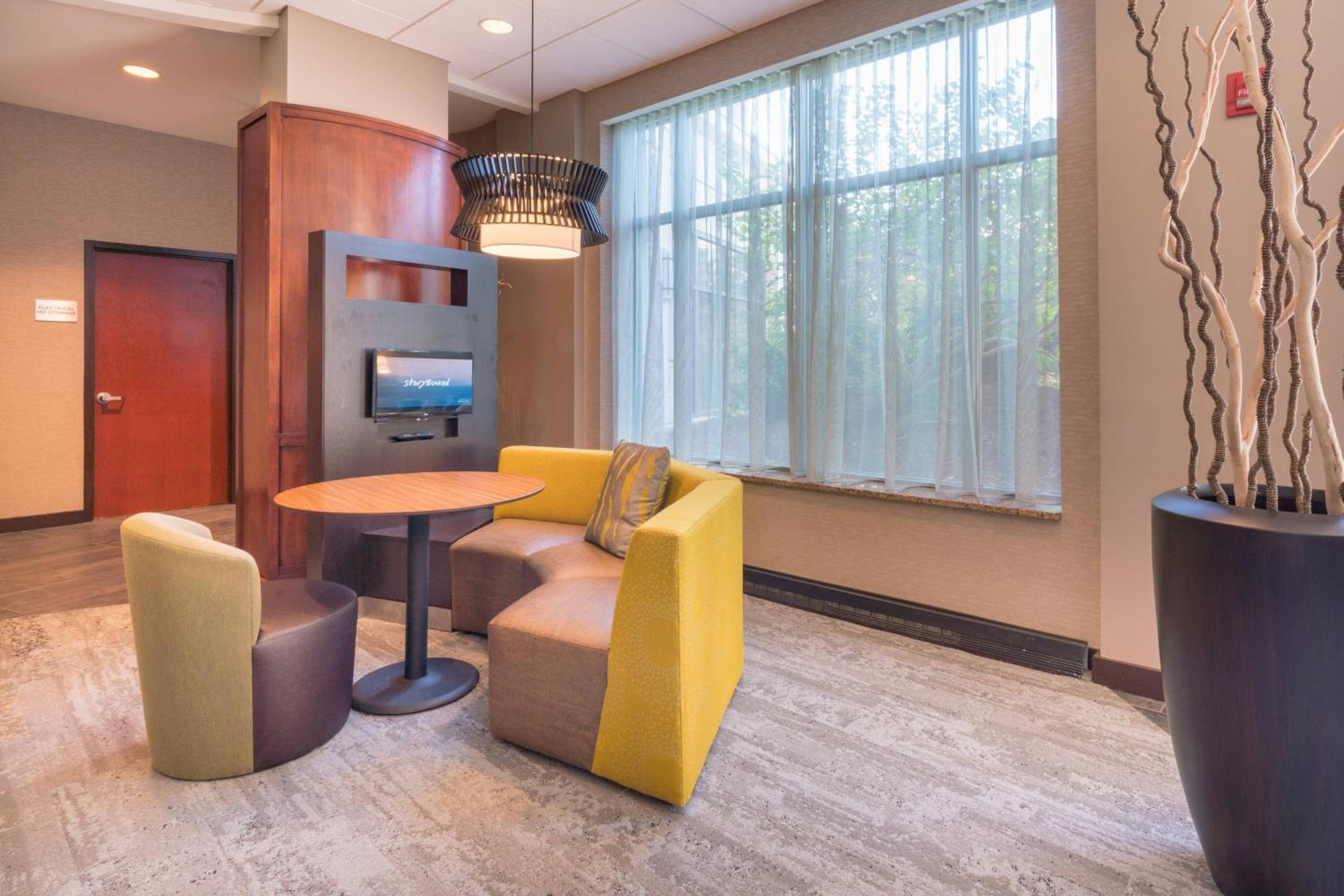 Courtyard by Marriott Silver Spring Downtown - Property Image 1