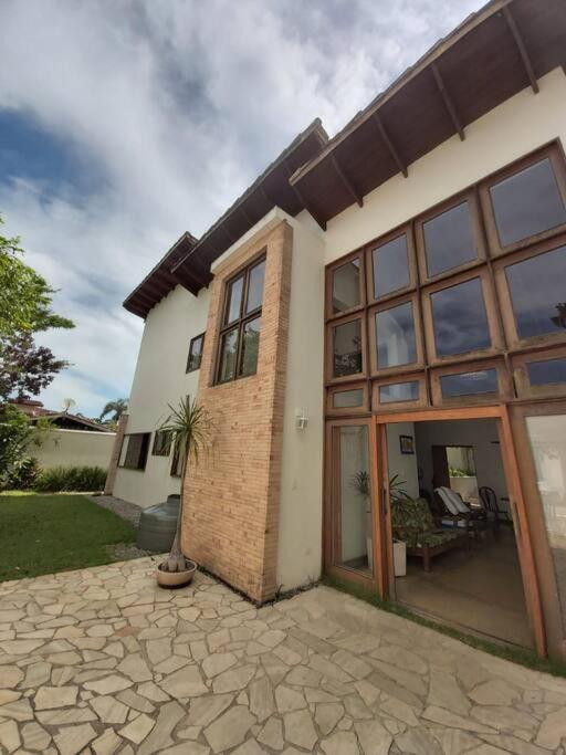 CASA DE PRAIA JUQUEHY COM PISCINA - perto da praia