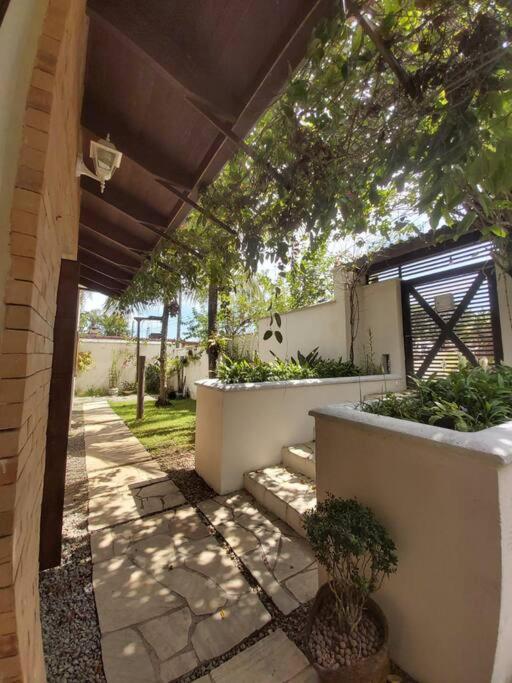 CASA DE PRAIA JUQUEHY COM PISCINA - perto da praia
