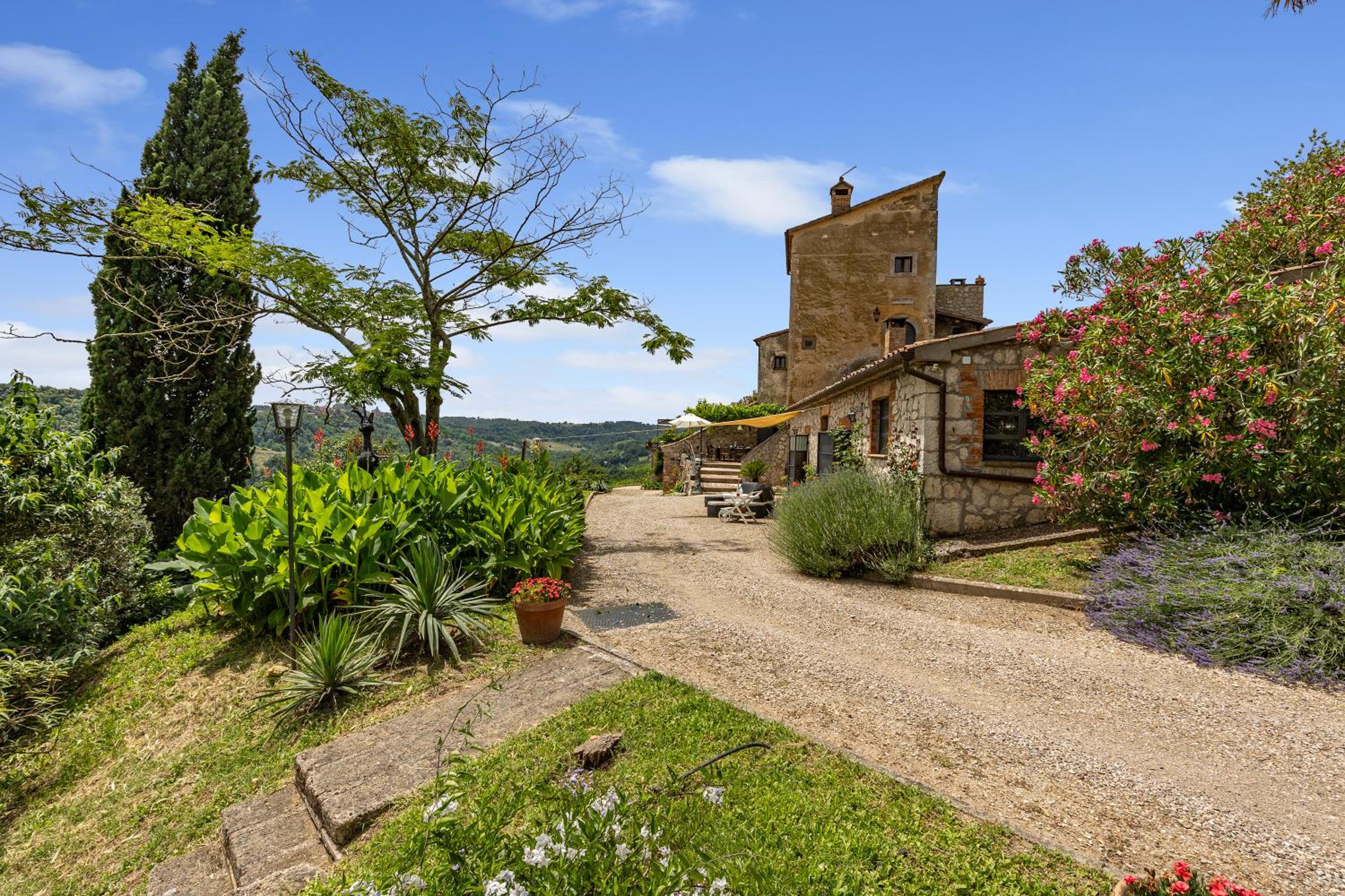 Torre Del Melograno With Heated Pool - Happy Rentals