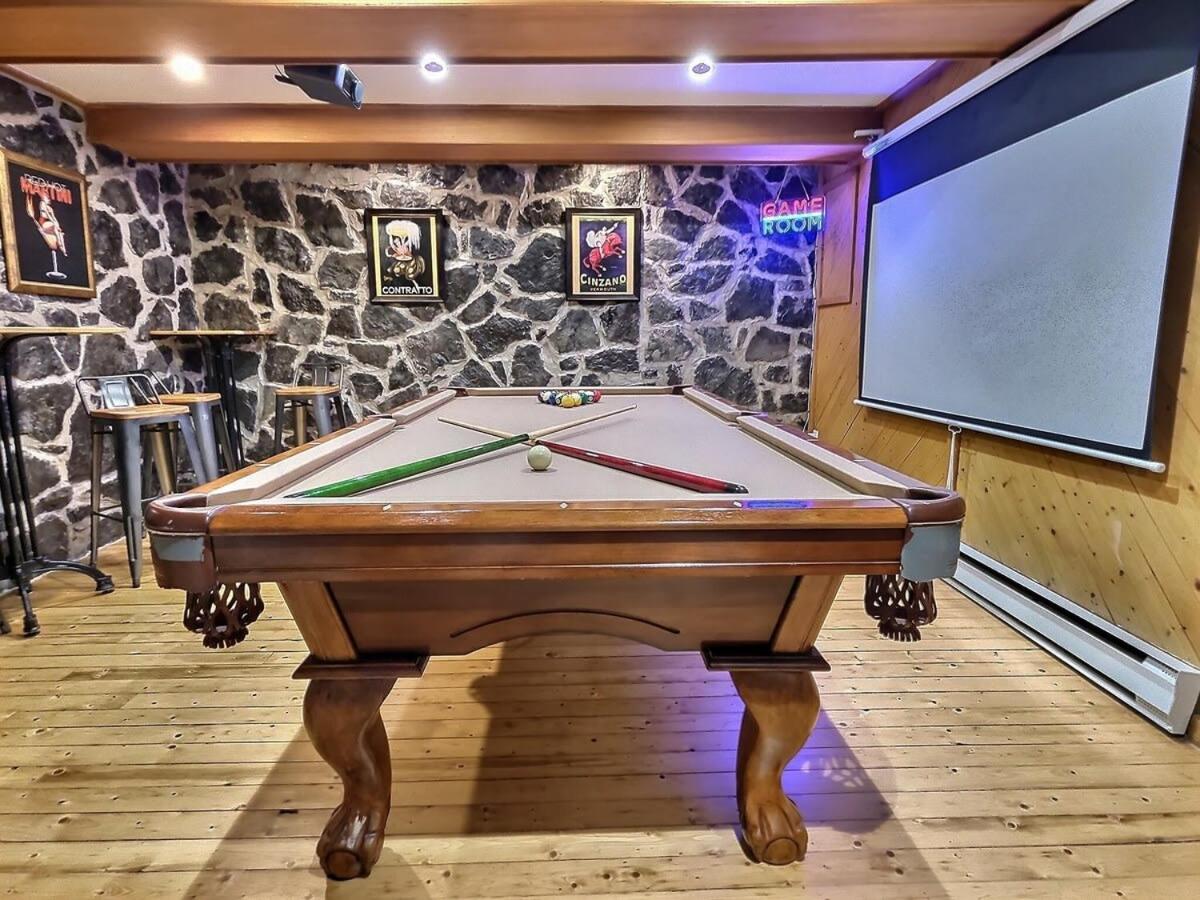 Charme 1780 Lit King Café et Billard