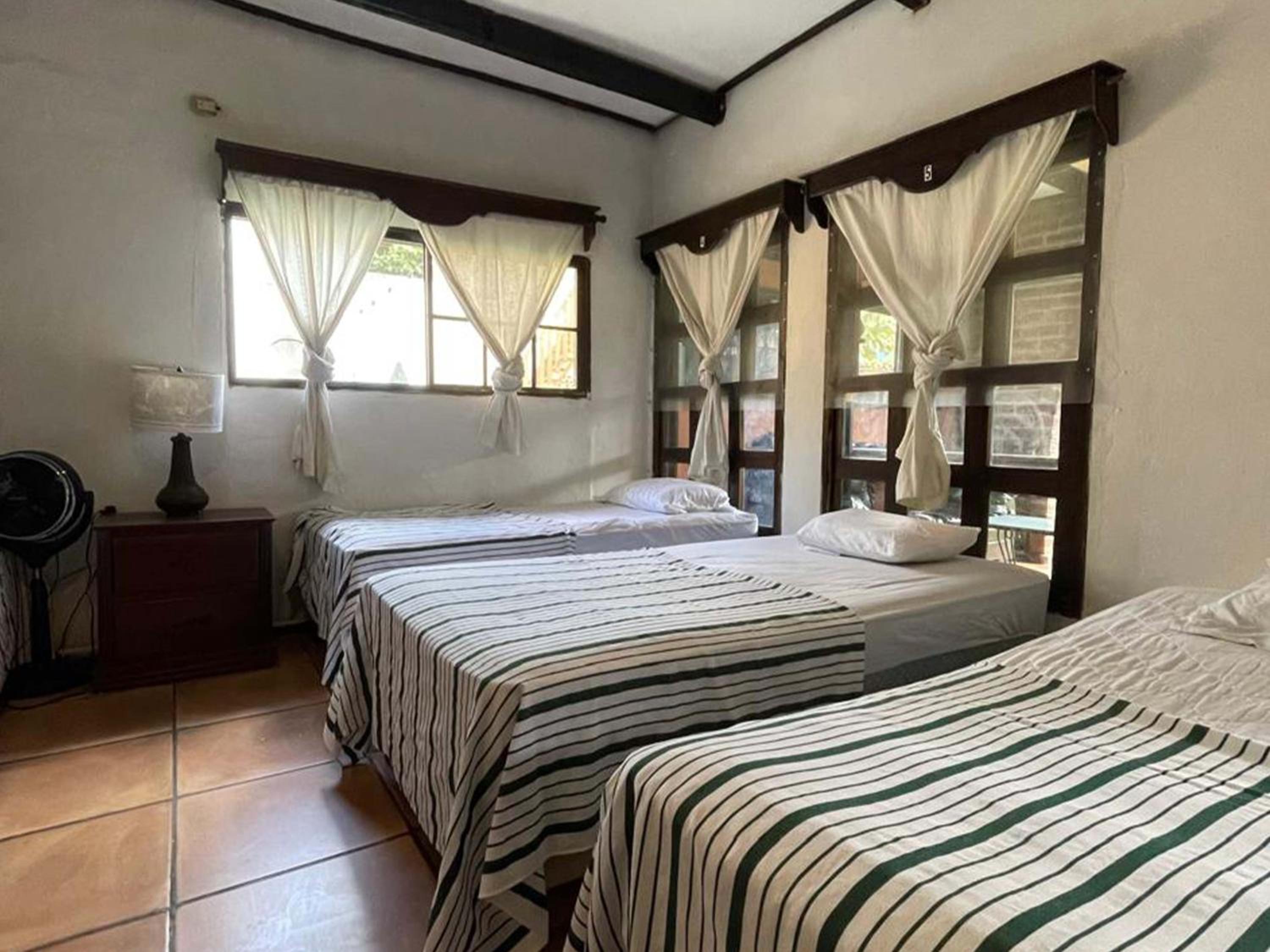 Old Bells Hostel Santa Ana